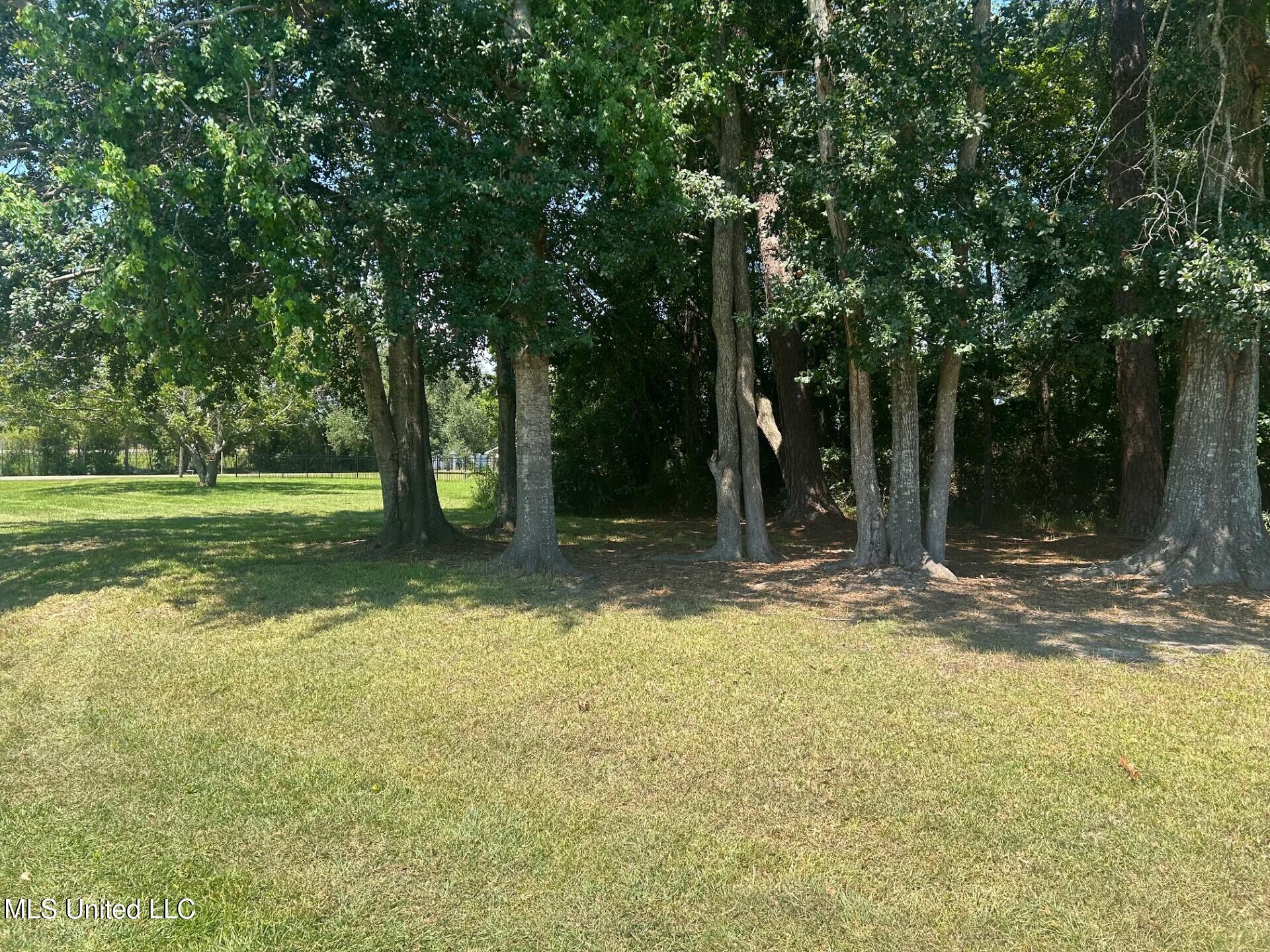 Seymour Ave