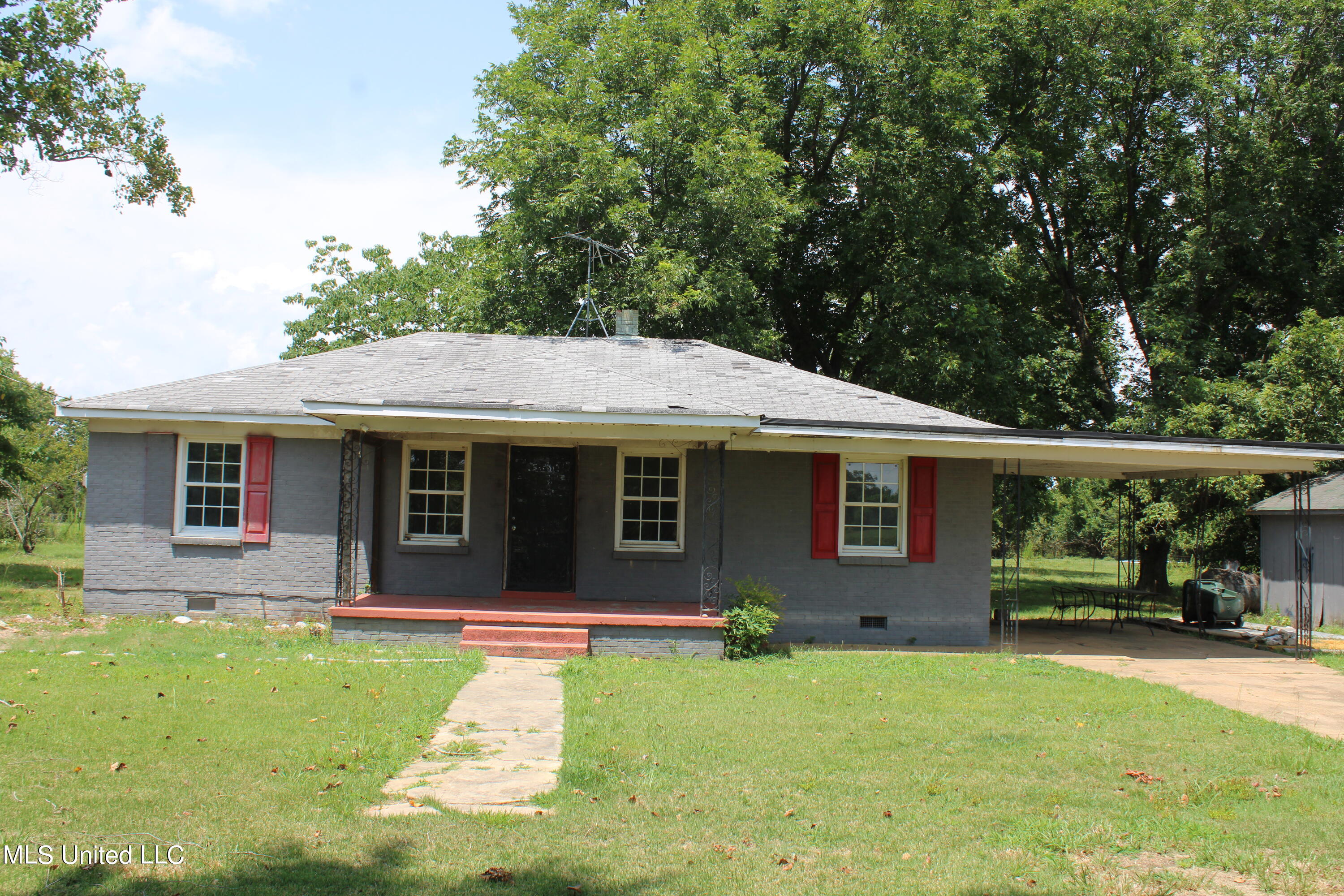 2762 Clear Creek Road, Lamar, Mississippi image 1