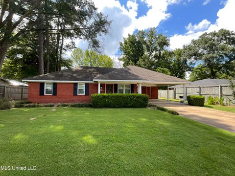 Homes For Sale - 814 Windsor Road<br/> Grenada County, Grenada, MS 38901