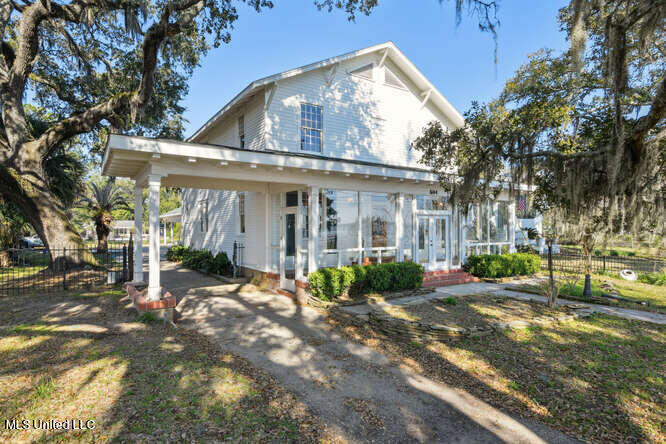 604 N Beach Boulevard, Bay Saint Louis, Mississippi image 35