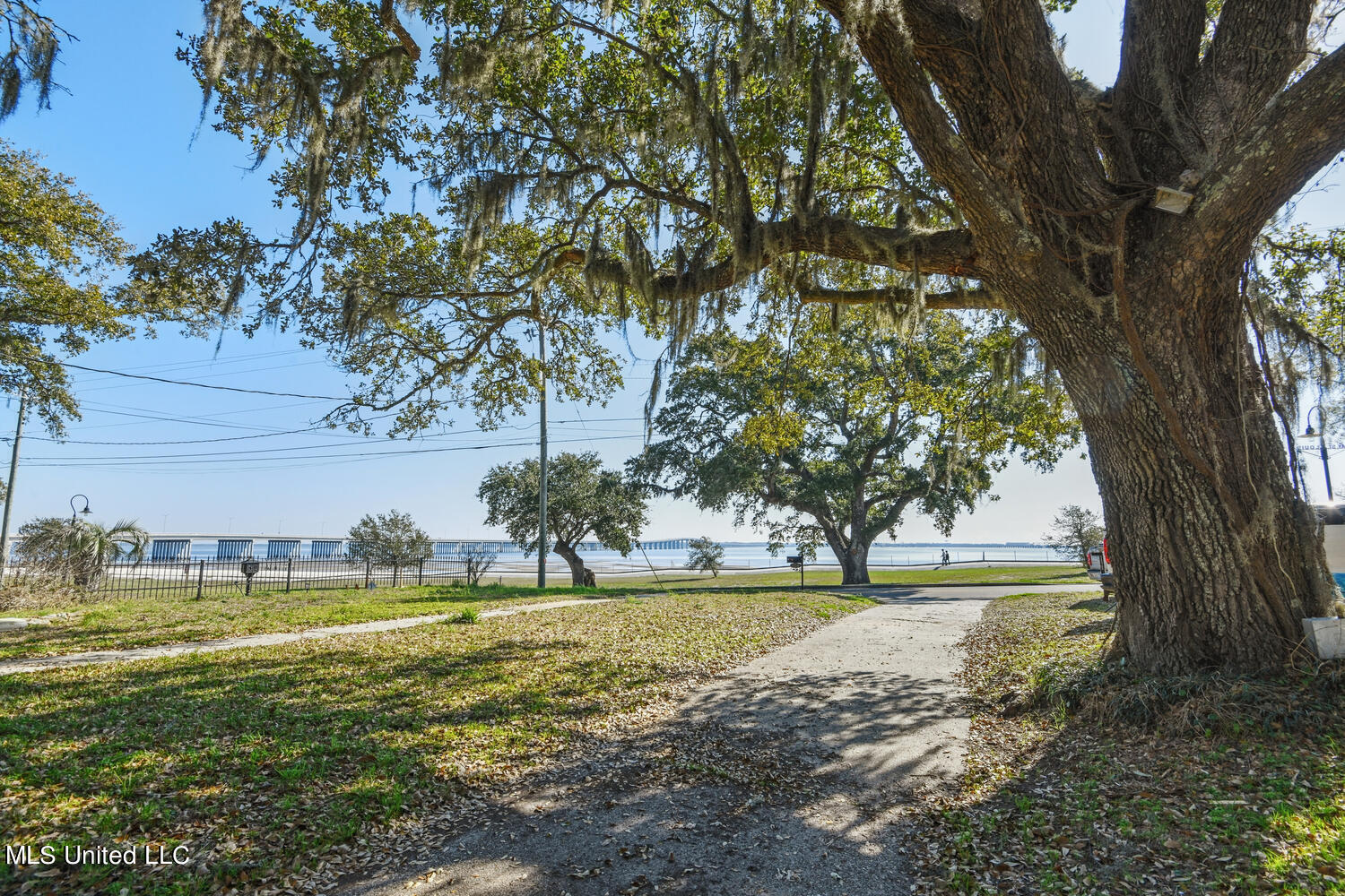 604 N Beach Boulevard, Bay Saint Louis, Mississippi image 33