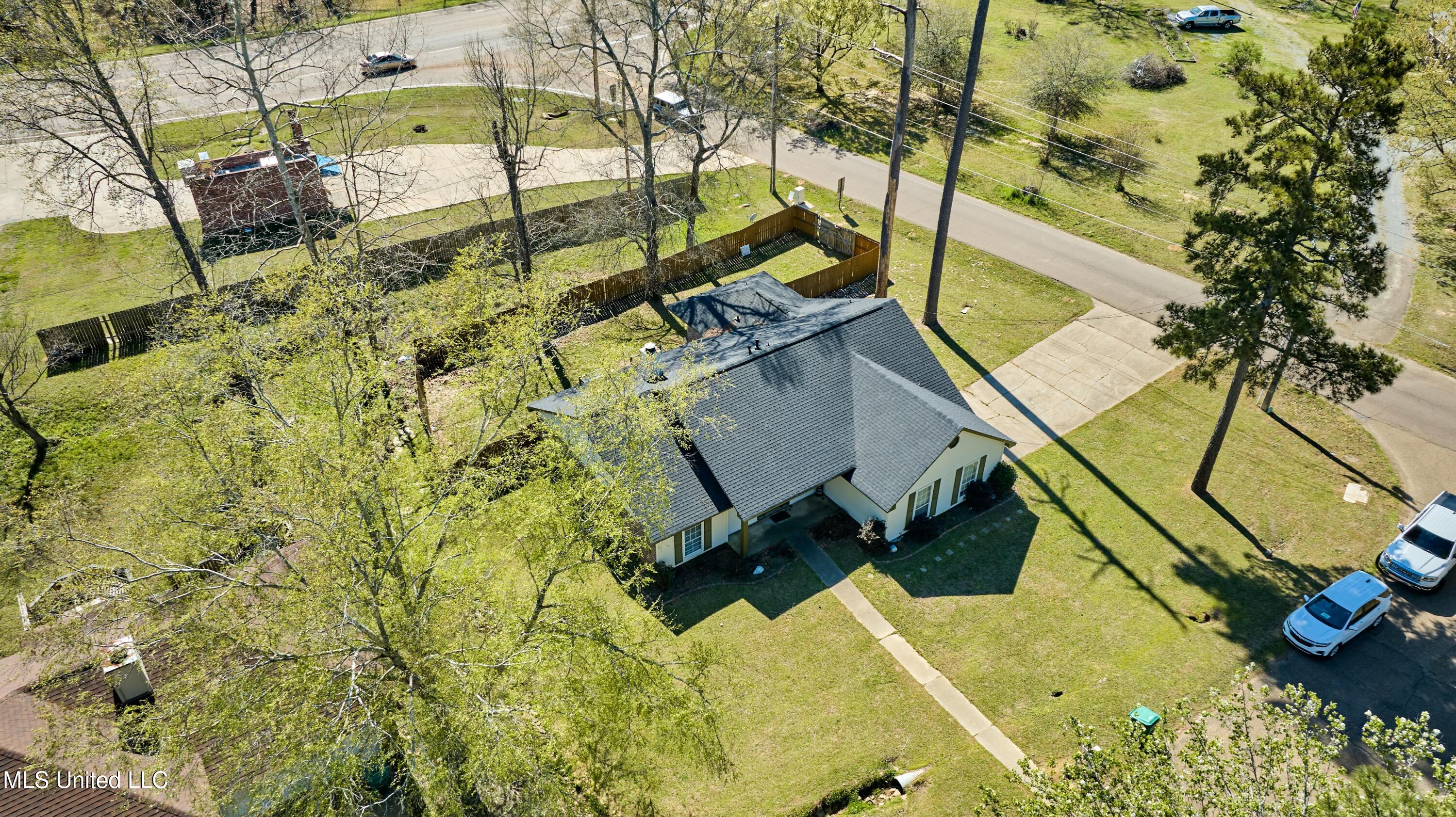 937 W Lake Dockery Drive, Byram, Mississippi image 24