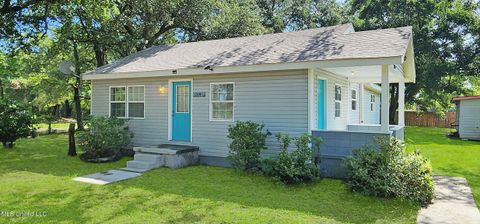 Single Family Residence in Long Beach MS 104 Lang Avenue.jpg