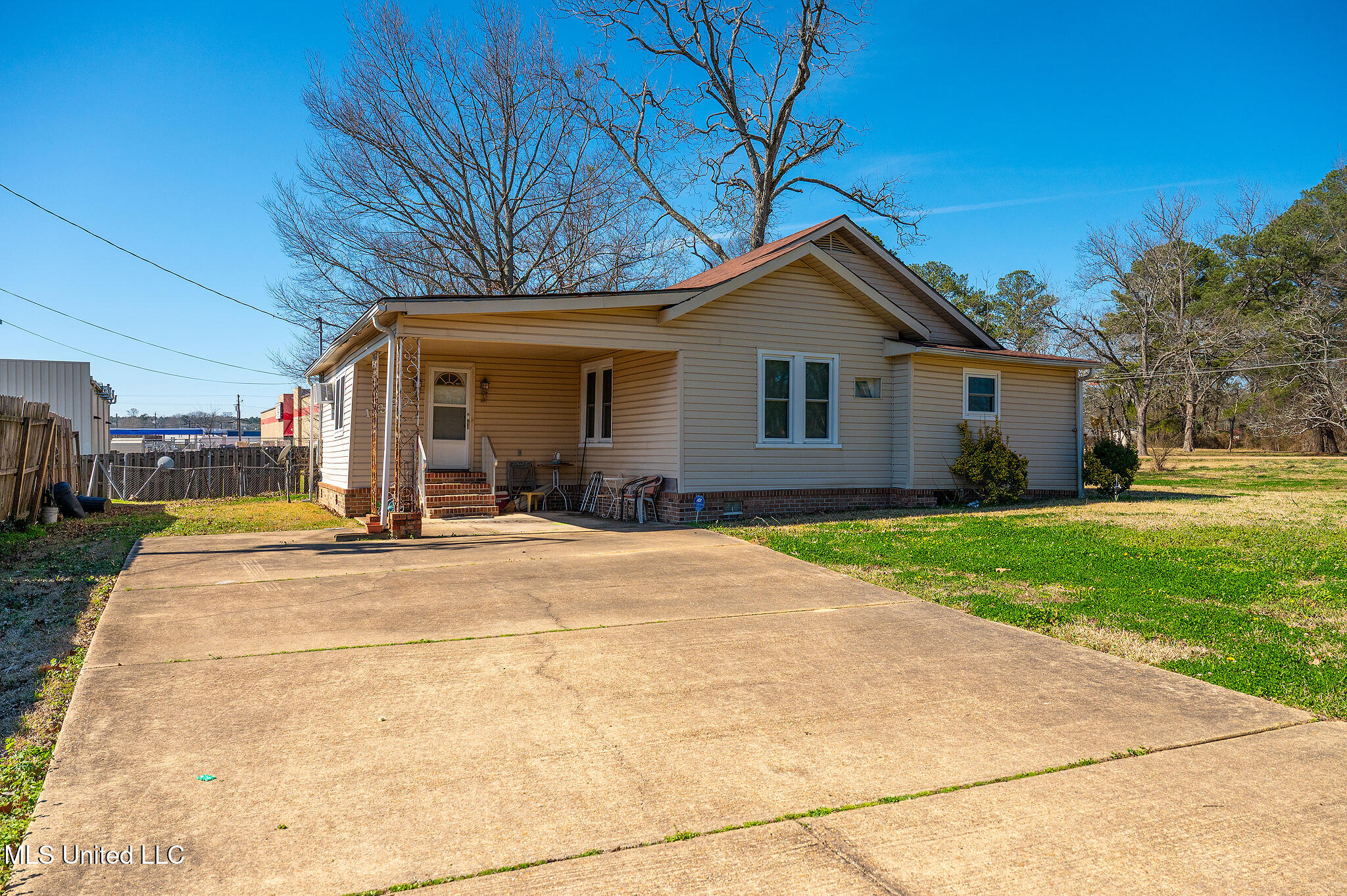 139 Gray Lane, Forest, Mississippi image 1