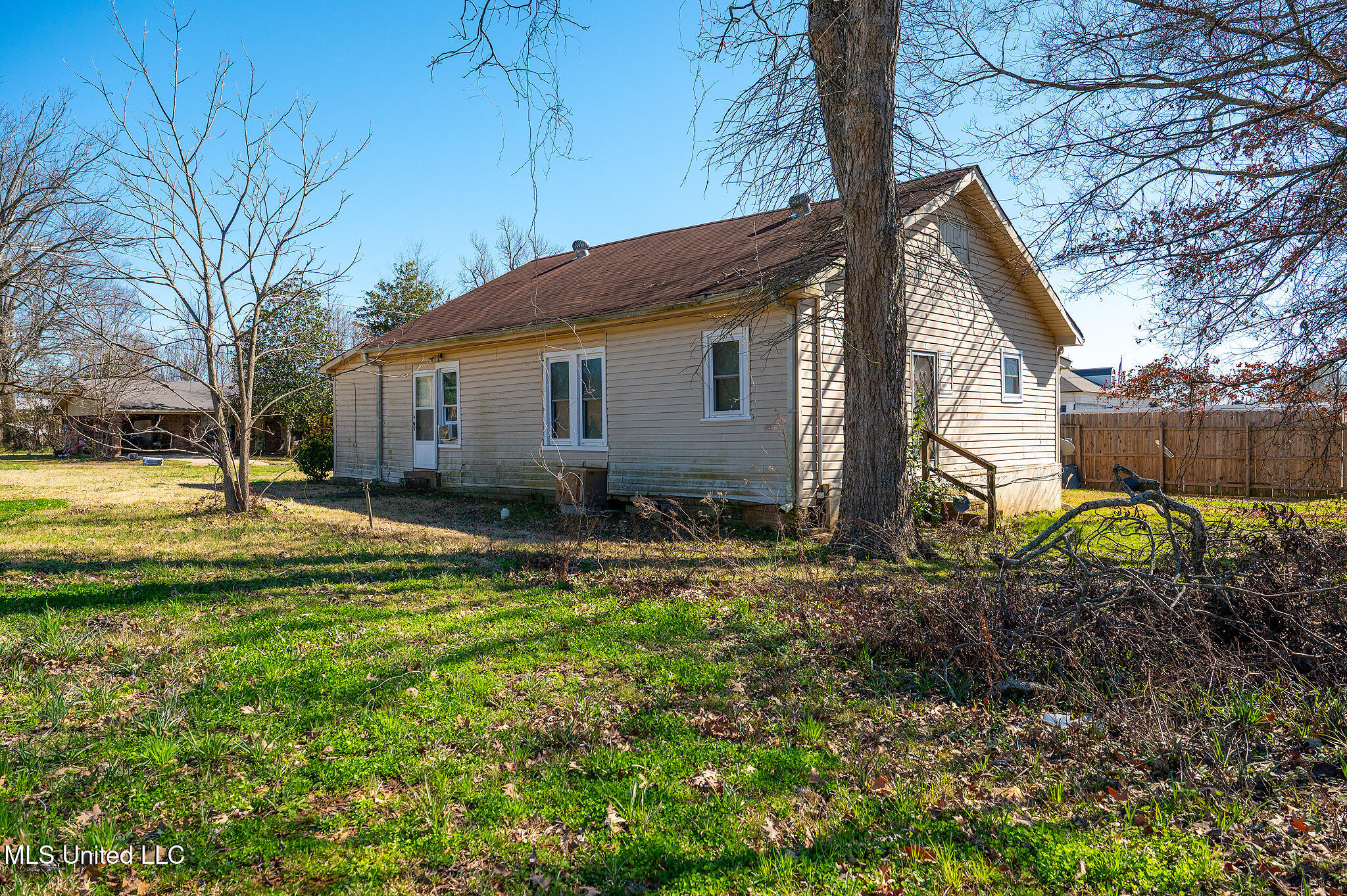139 Gray Lane, Forest, Mississippi image 3