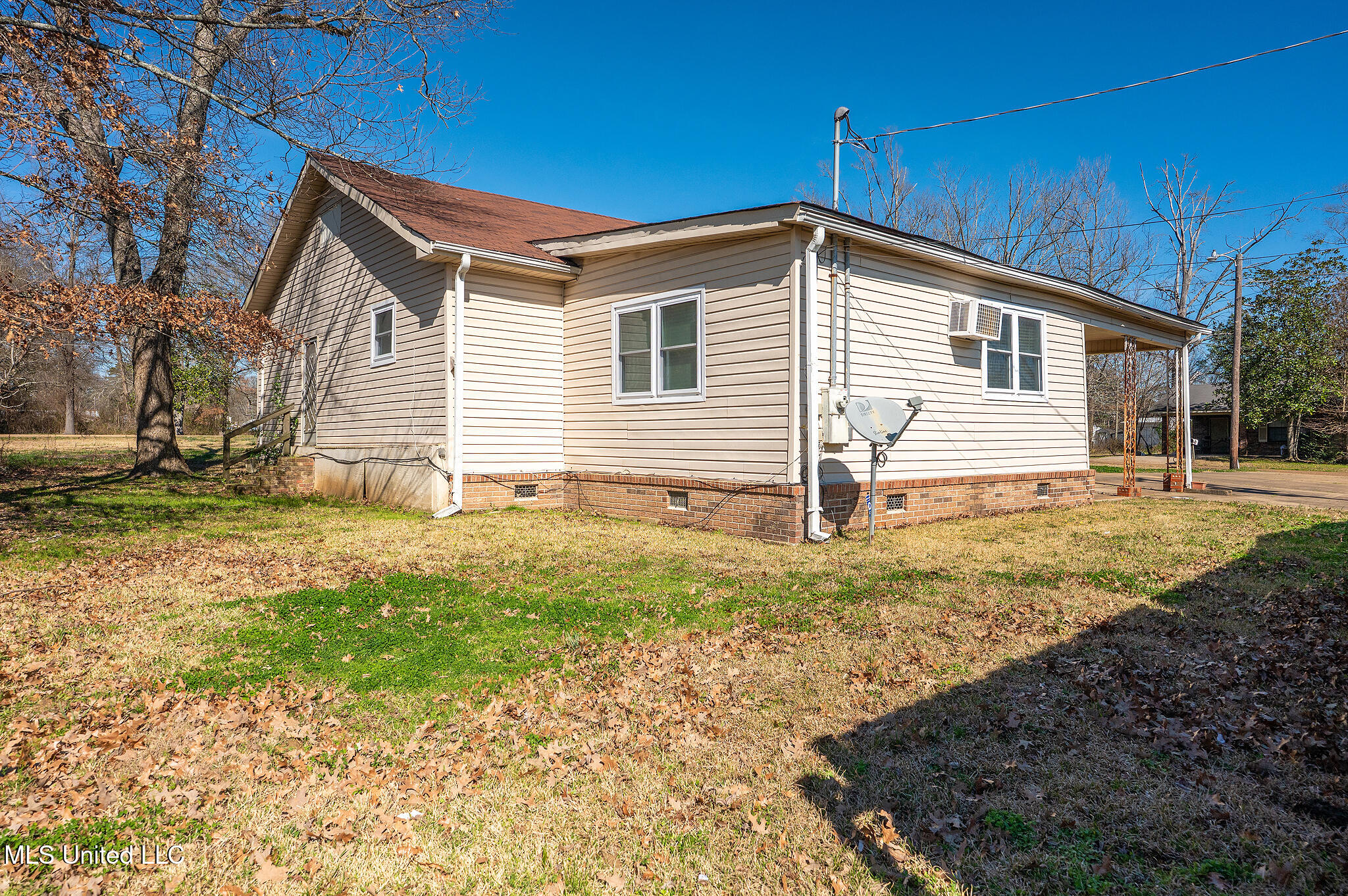 139 Gray Lane, Forest, Mississippi image 2