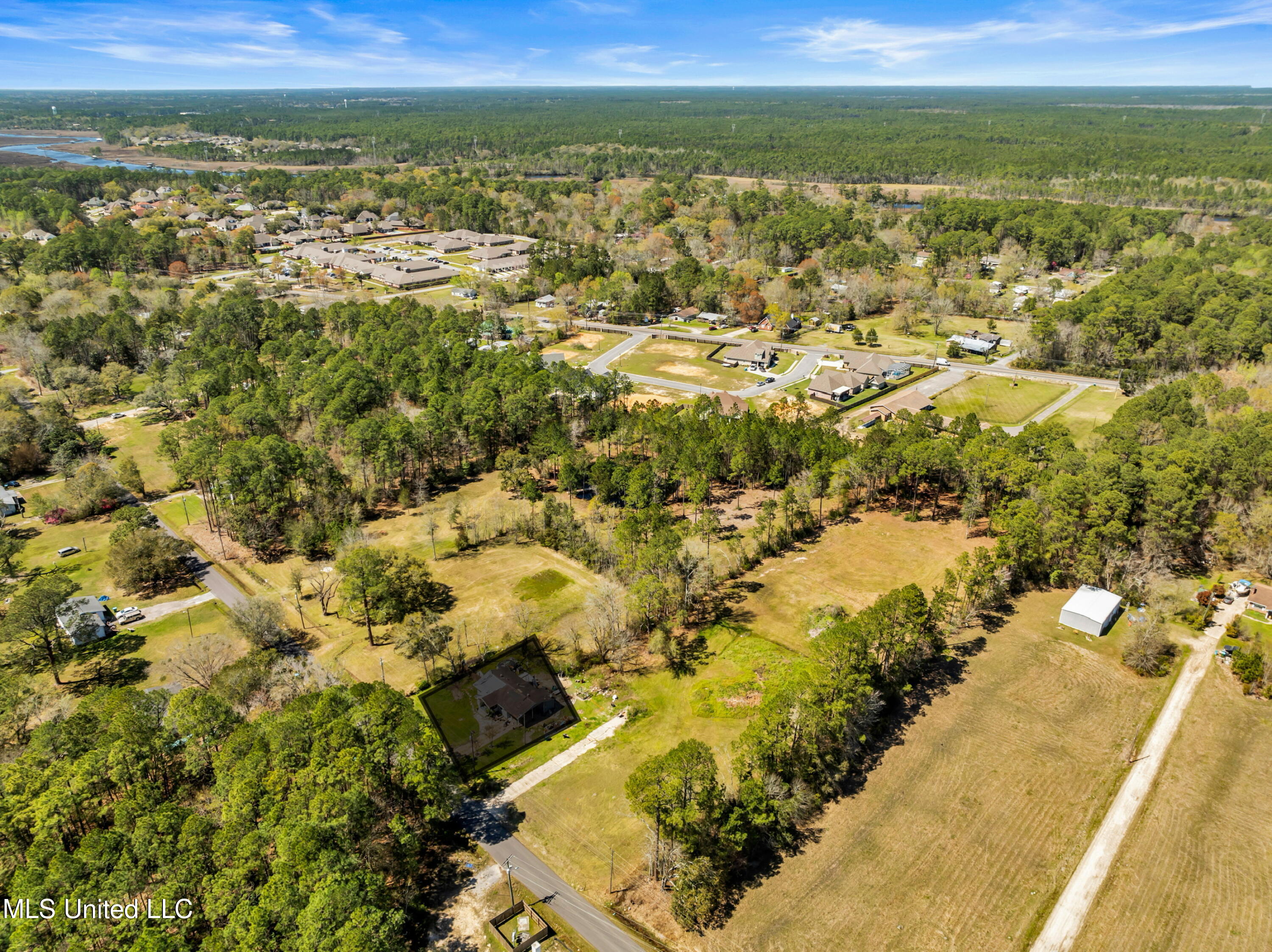 8612 Old Ccc Camp Road, Ocean Springs, Mississippi image 9
