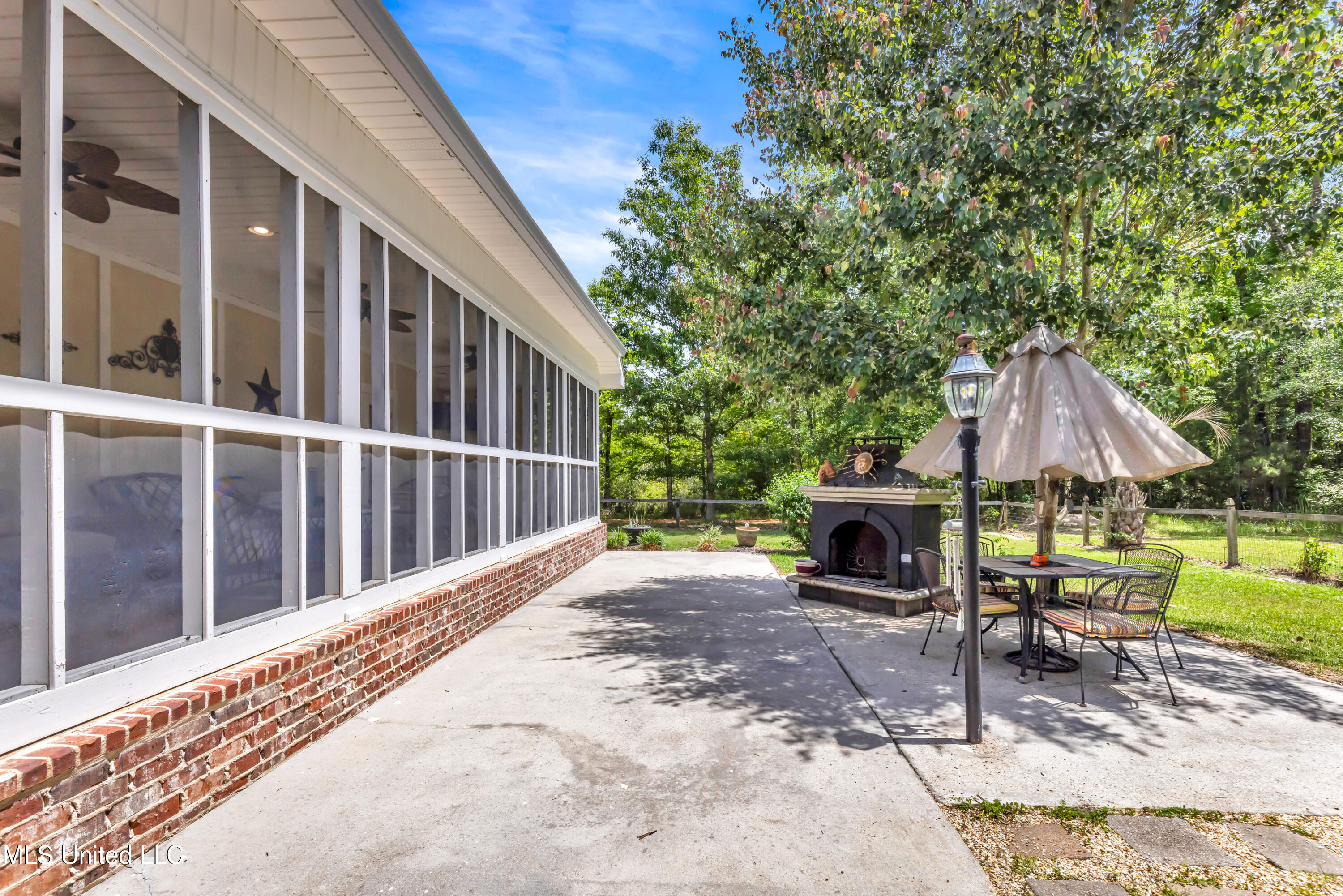 1199 Irvin Favre Road, Pass Christian, Mississippi image 33