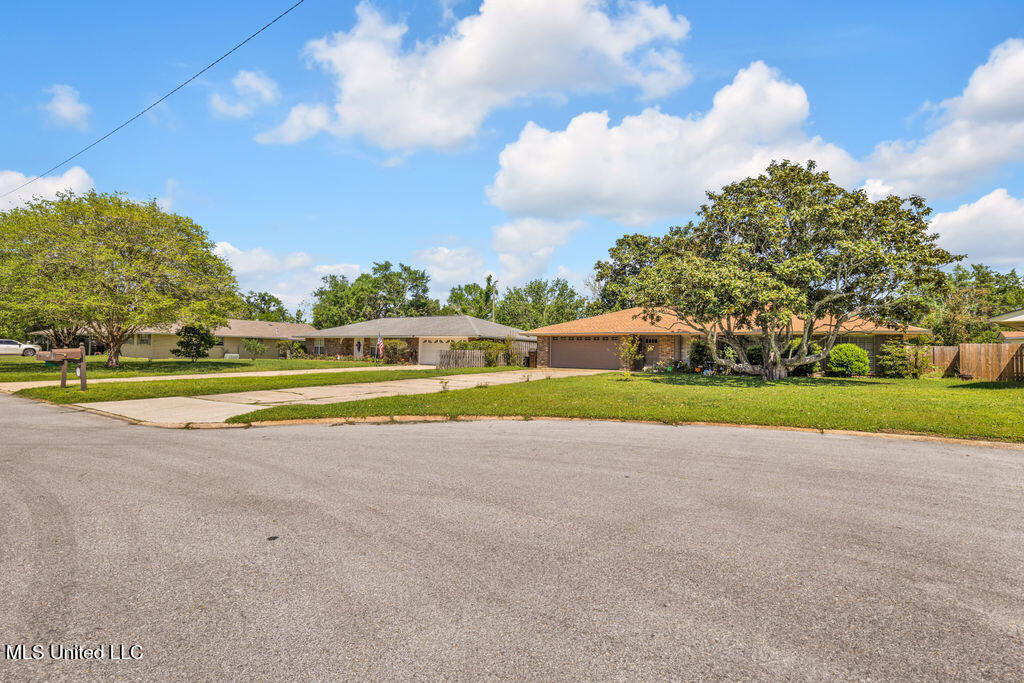121 Vance Place, Long Beach, Mississippi image 3