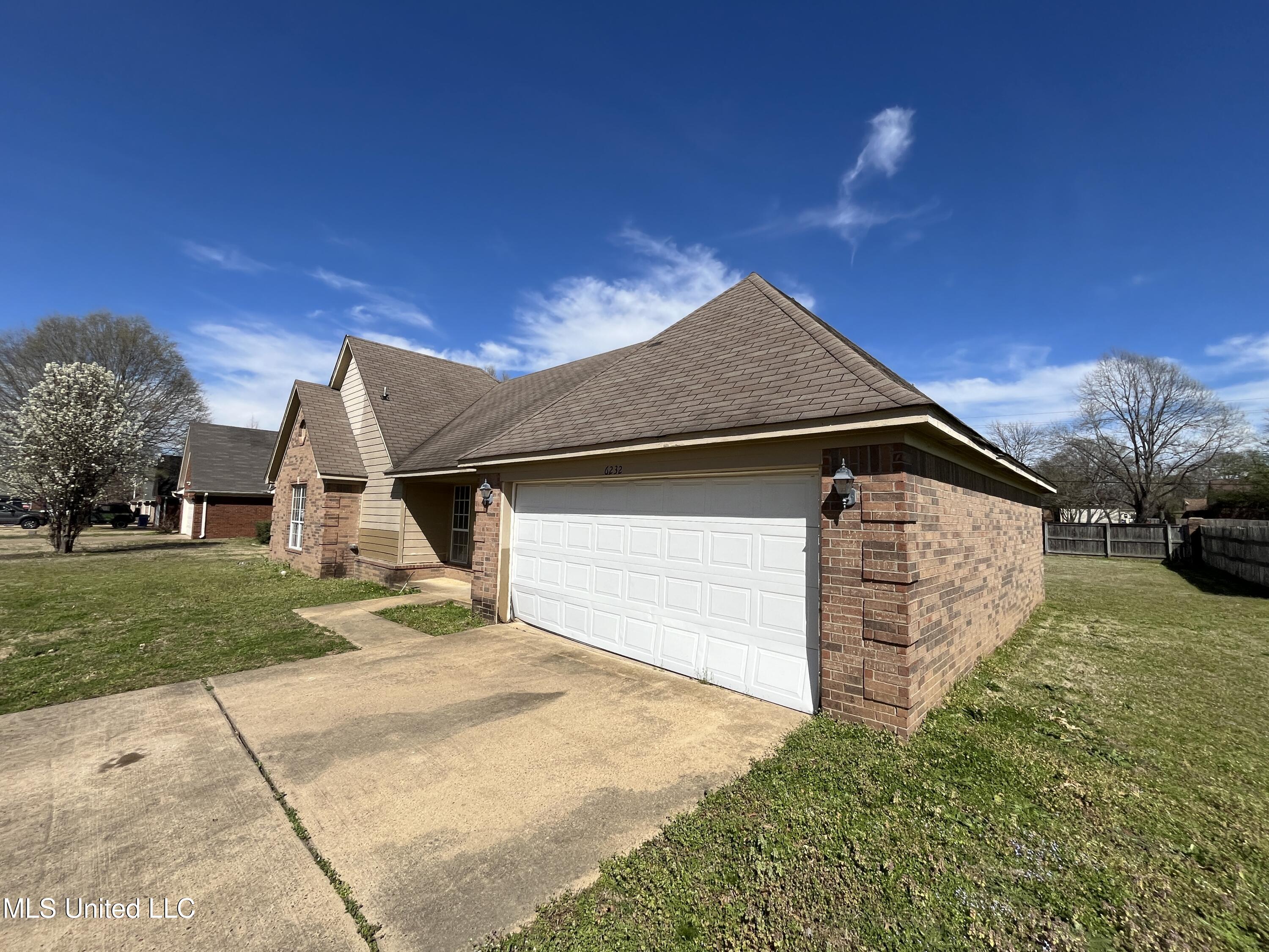 6232 E Ravenwood Lake Drive, Horn Lake, Mississippi image 3