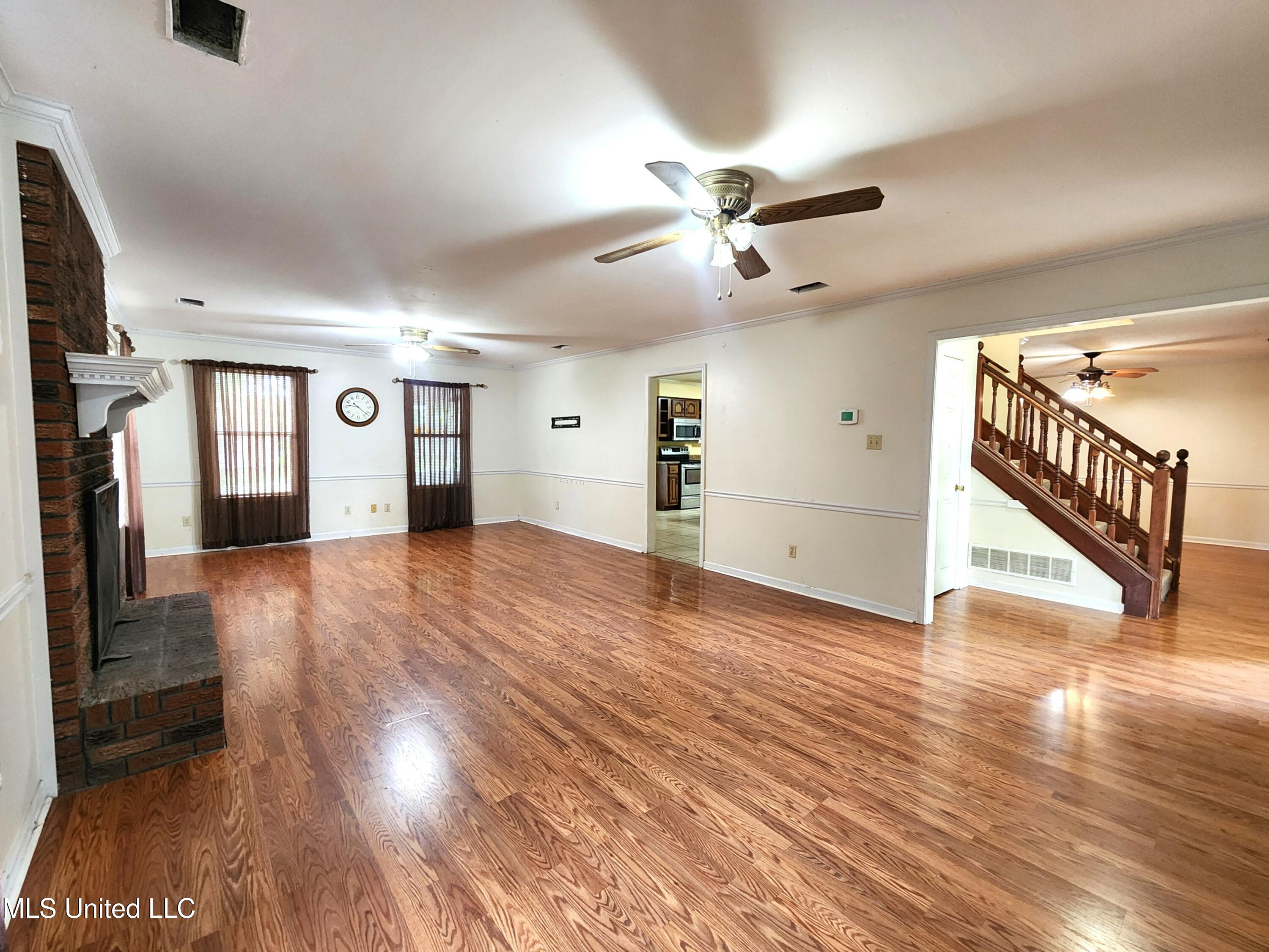 3850 E Plum Point Drive, Olive Branch, Mississippi image 4