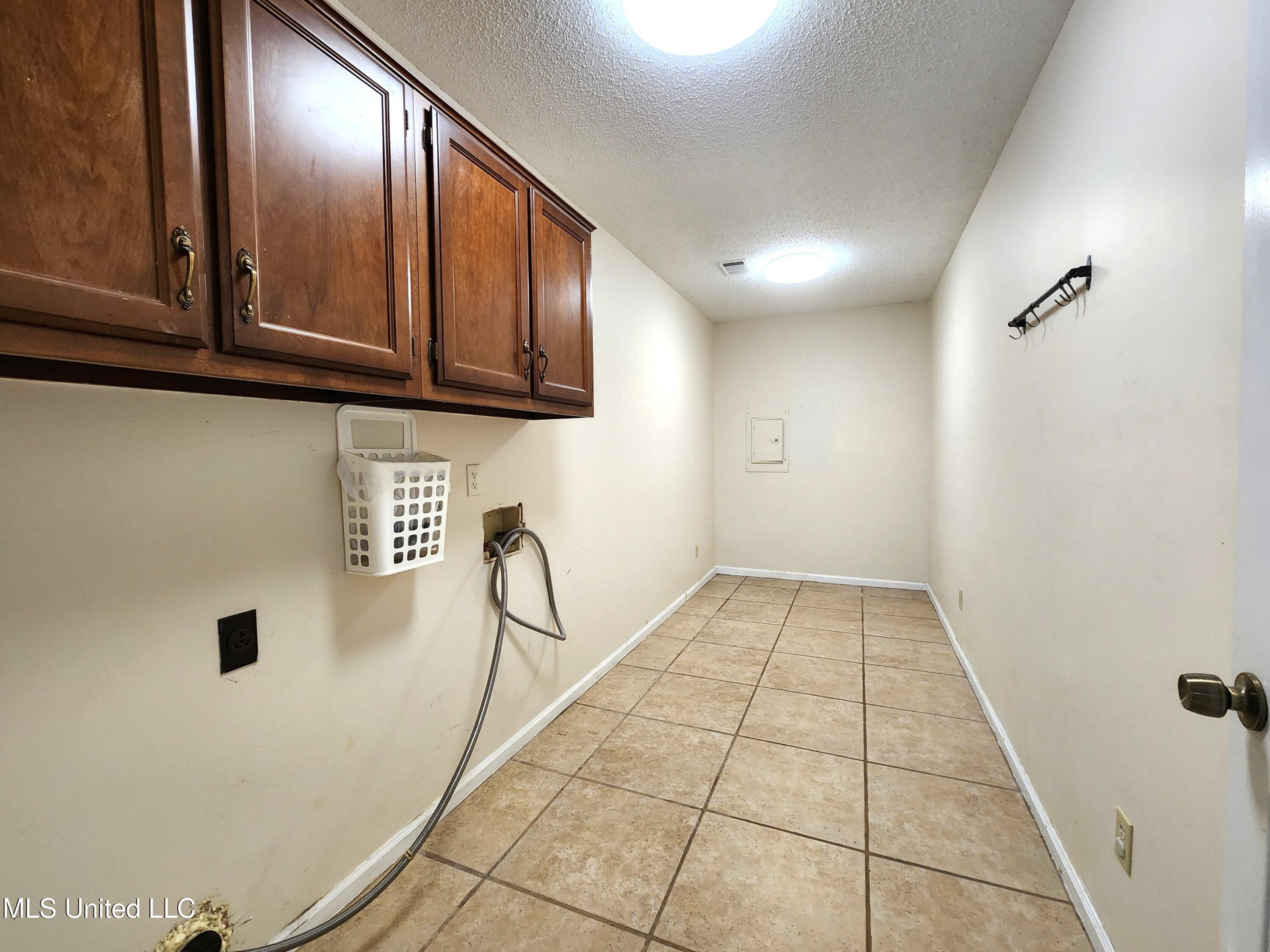 3850 E Plum Point Drive, Olive Branch, Mississippi image 12
