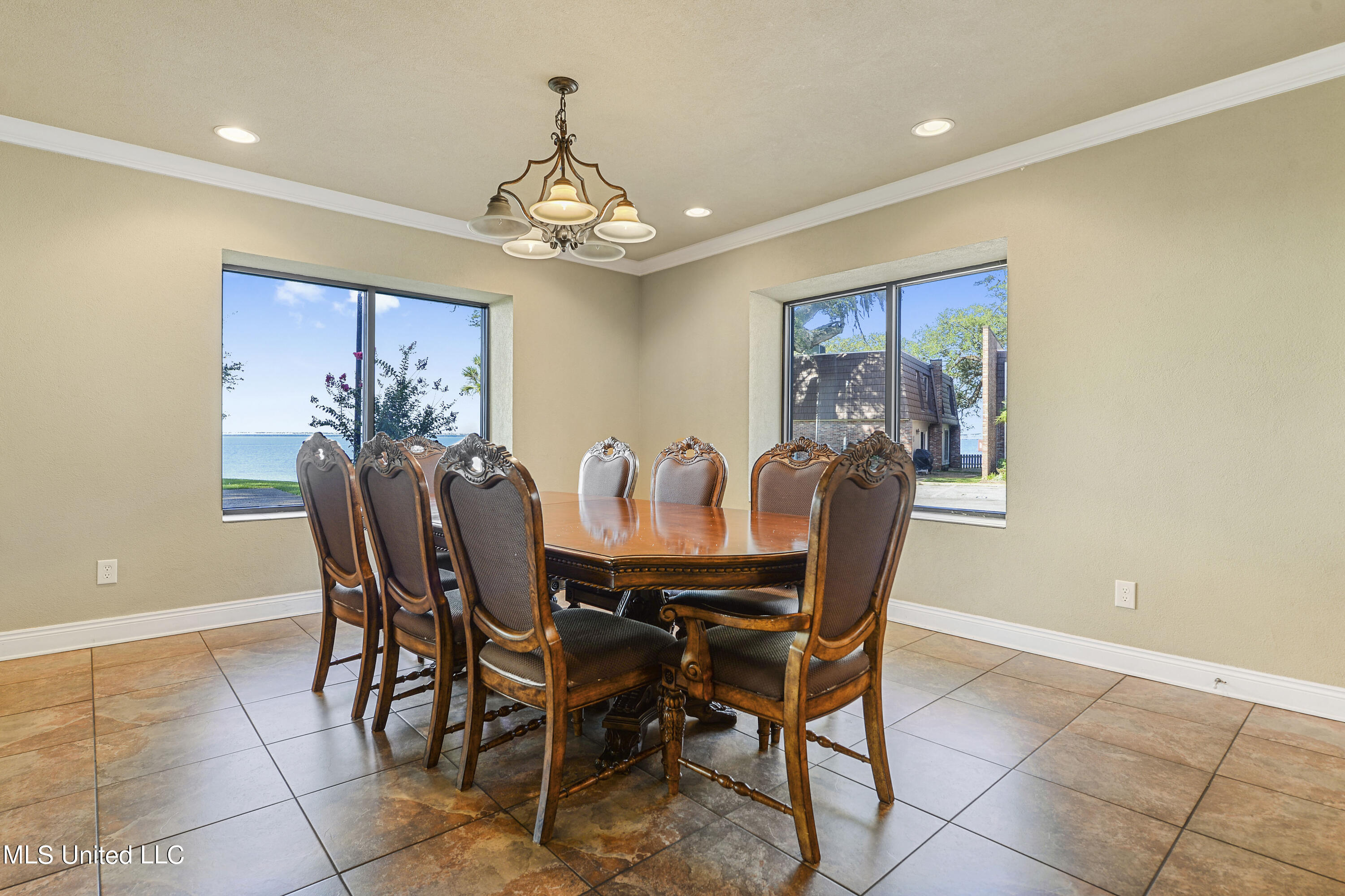 527 Front Beach Drive #17, Ocean Springs, Mississippi image 35