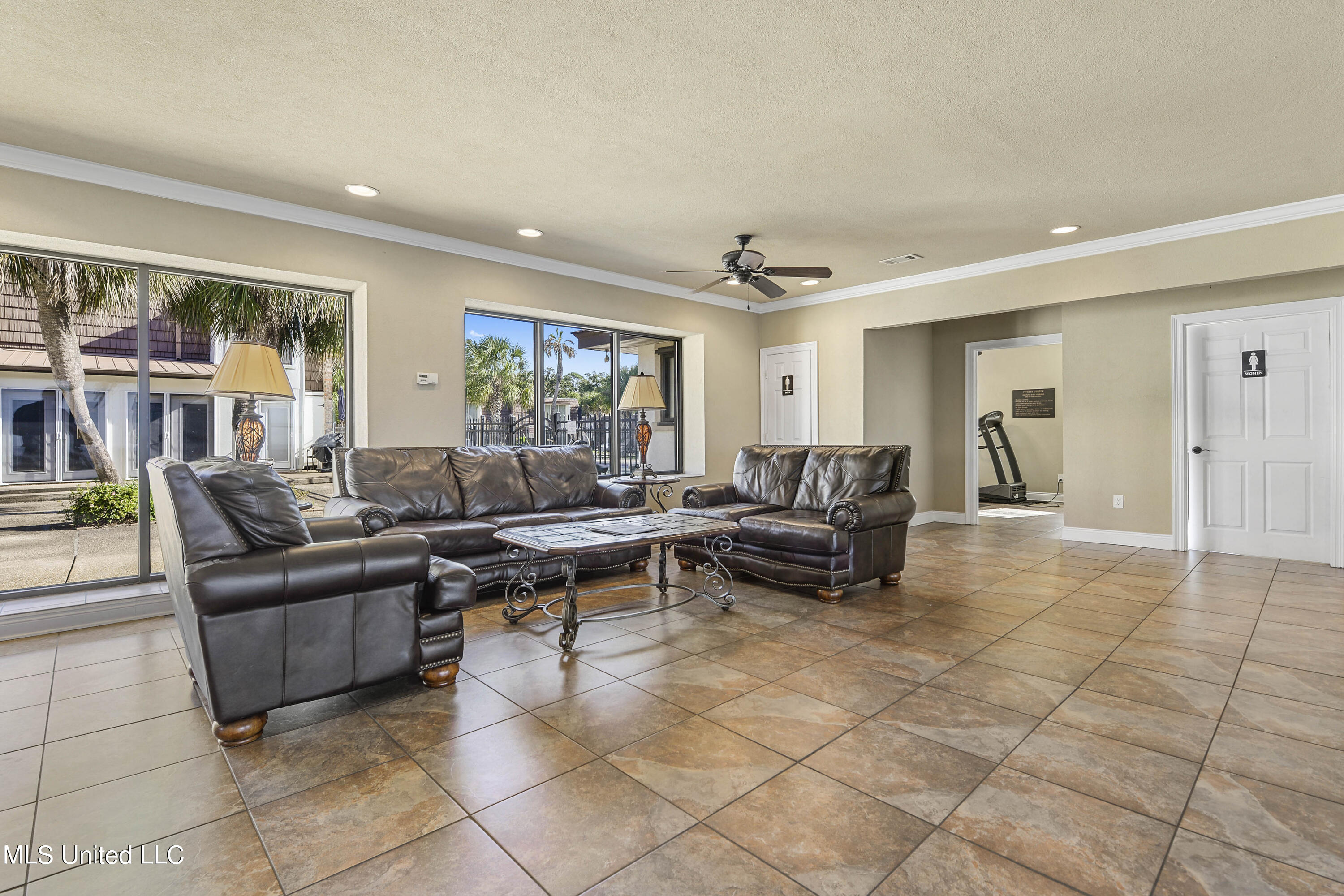 527 Front Beach Drive #17, Ocean Springs, Mississippi image 38