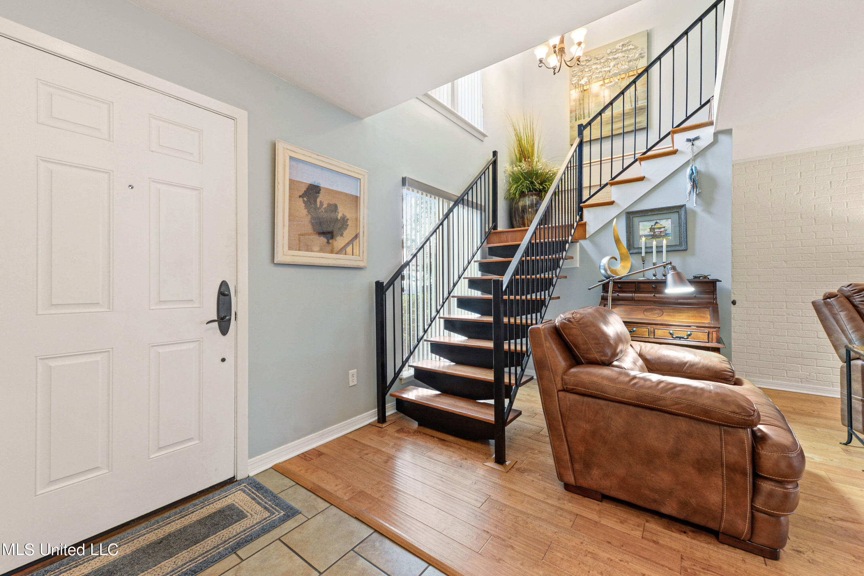 527 Front Beach Drive #17, Ocean Springs, Mississippi image 3