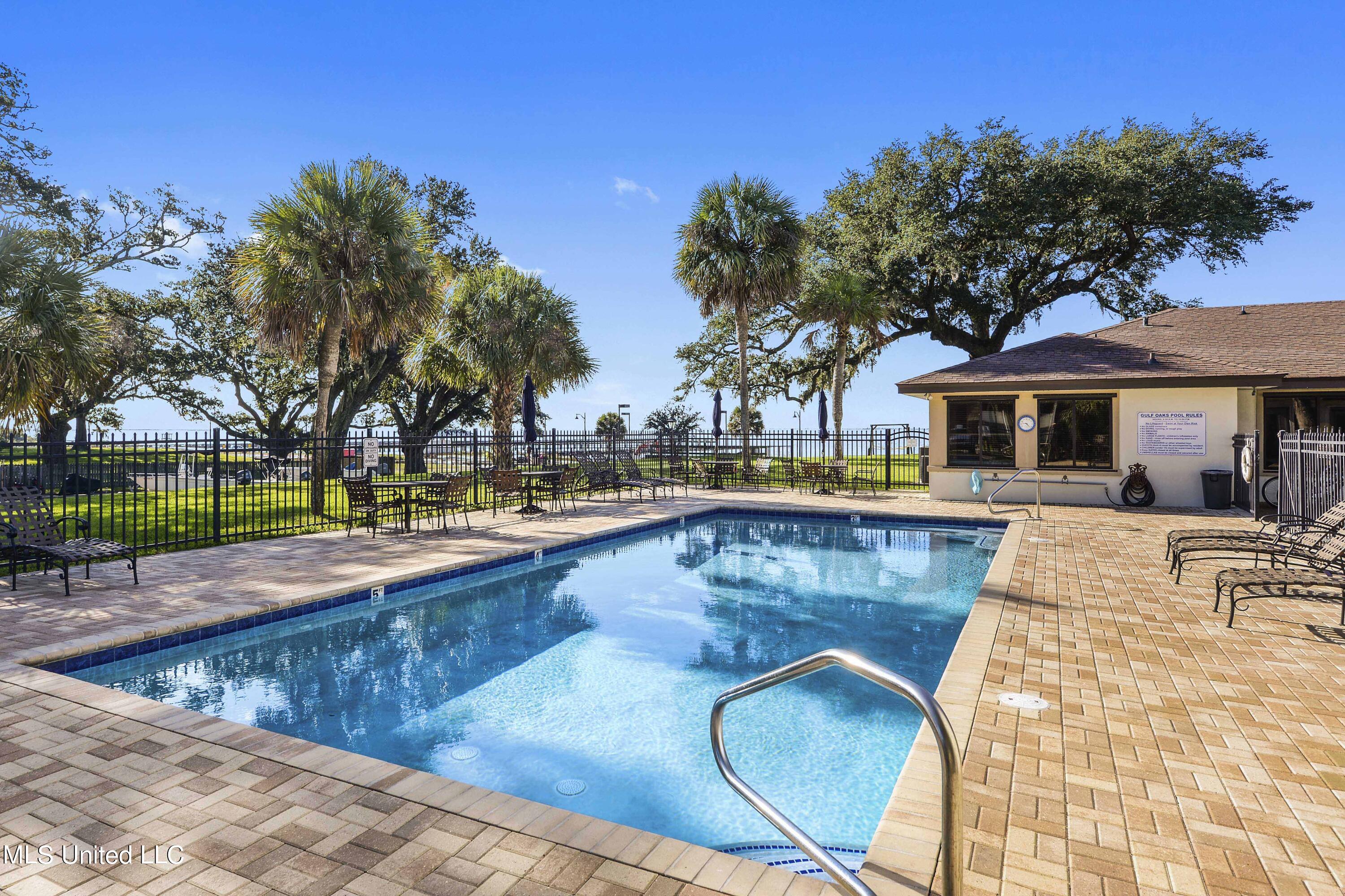 527 Front Beach Drive #17, Ocean Springs, Mississippi image 30