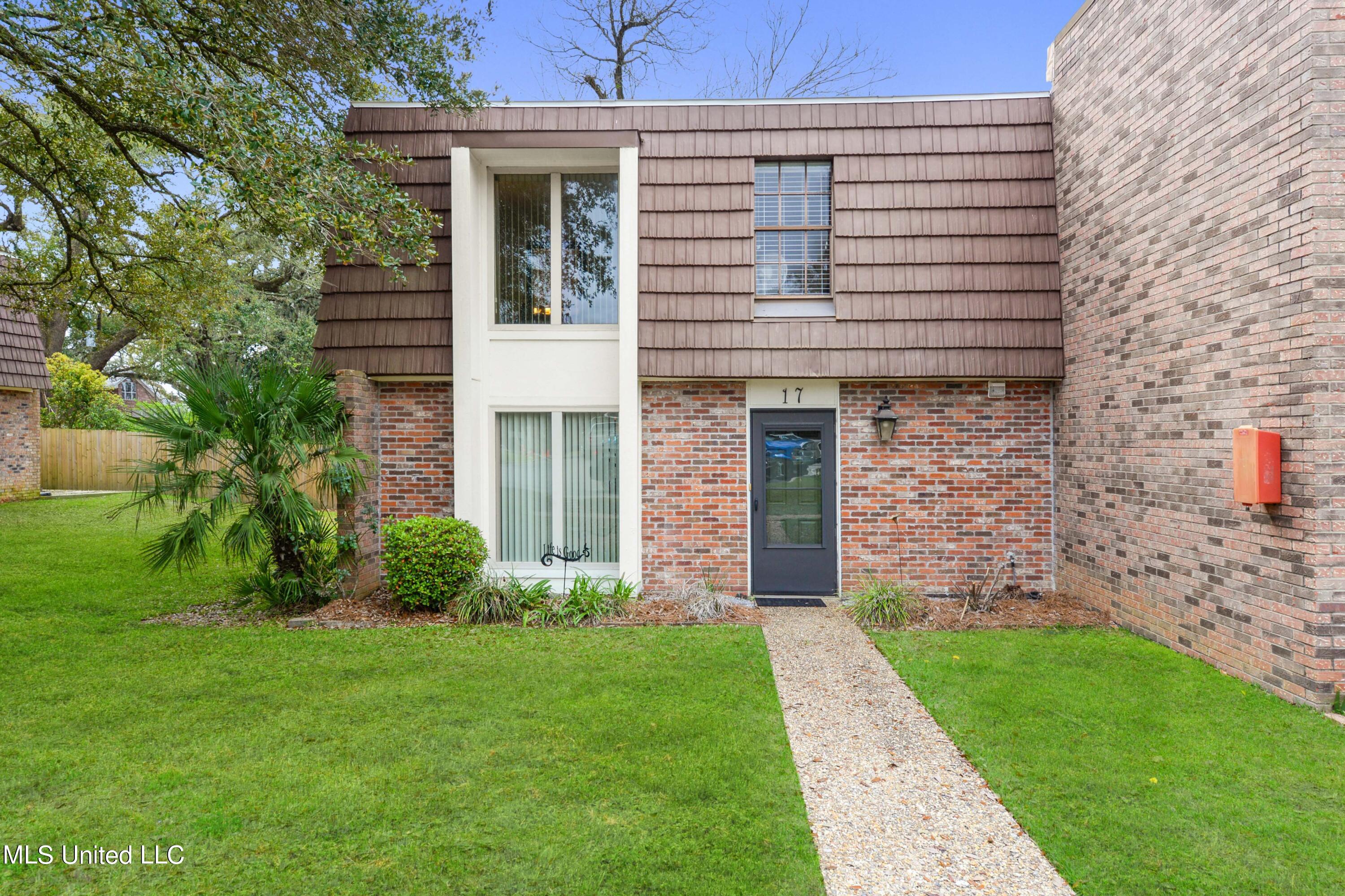 527 Front Beach Drive #17, Ocean Springs, Mississippi image 1