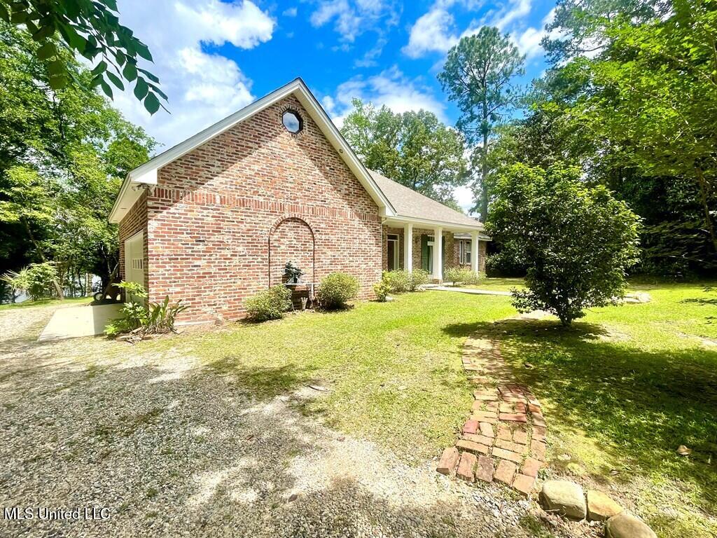 106 Peninsula Drive, Carriere, Mississippi image 4