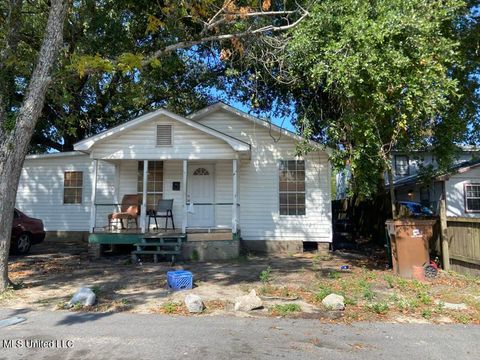 Single Family Residence in Biloxi MS 321 Heidenheim Avenue.jpg