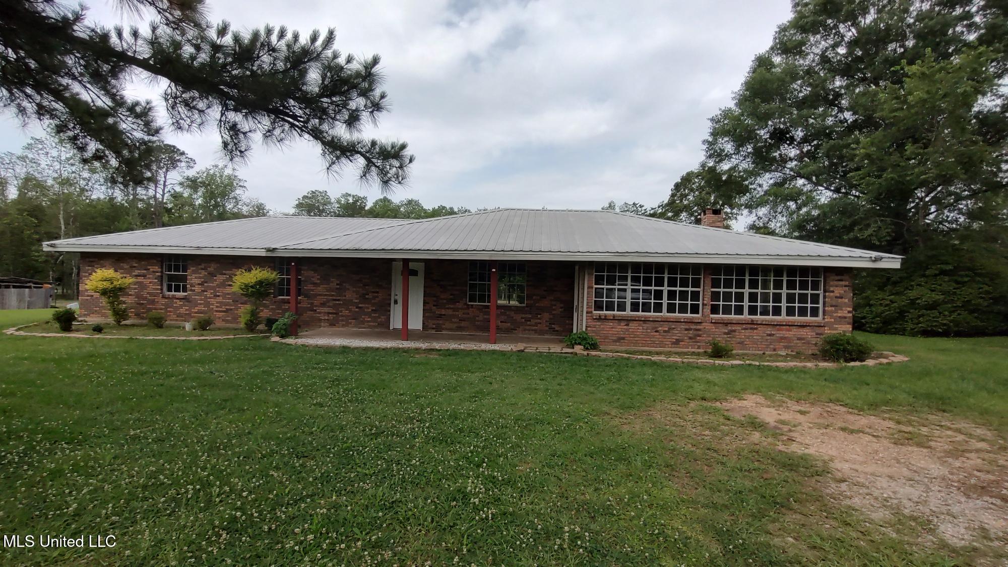 1479 Dupont Harts Chapel Road, Poplarville, Mississippi image 2