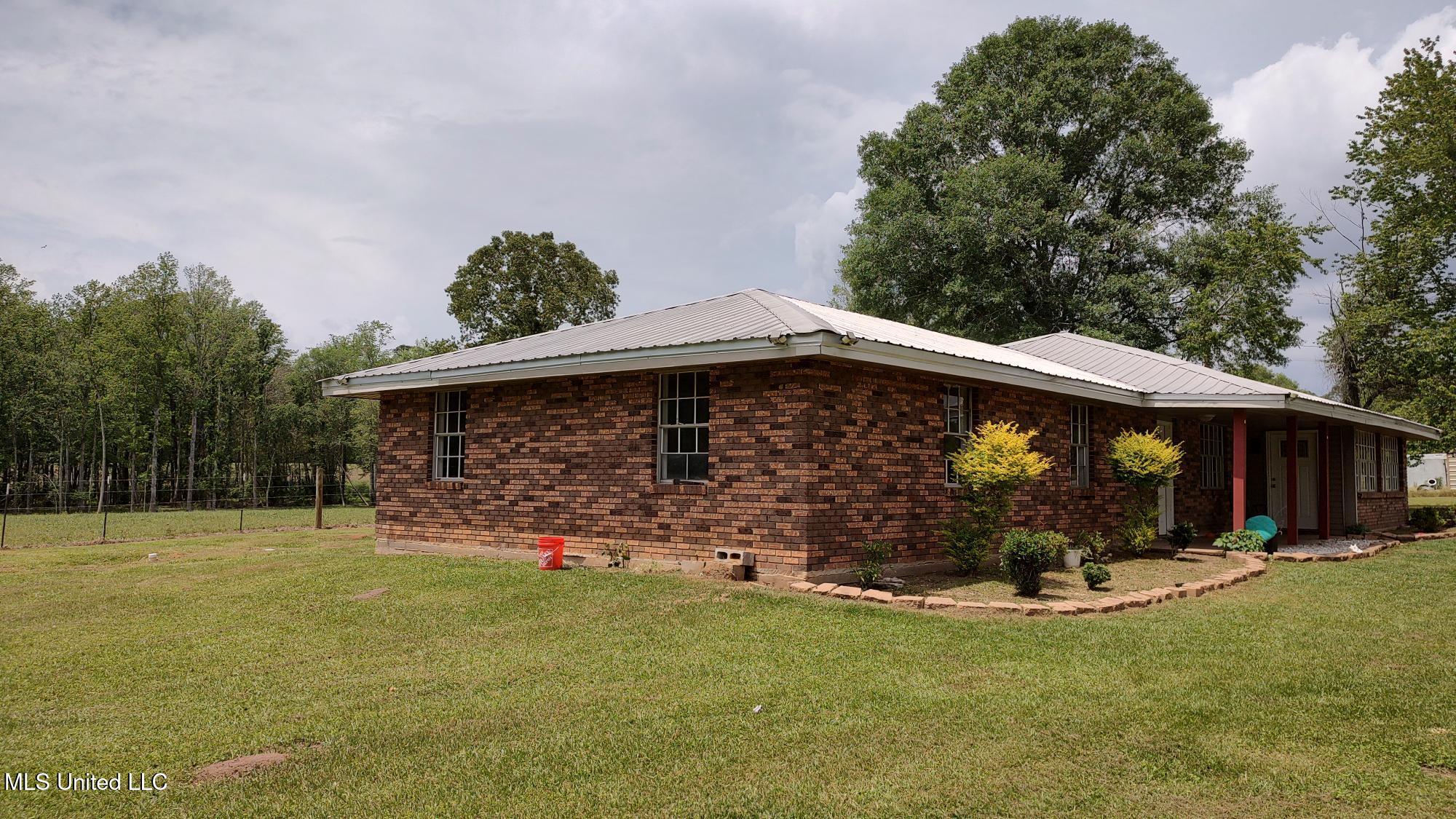 1479 Dupont Harts Chapel Road, Poplarville, Mississippi image 5