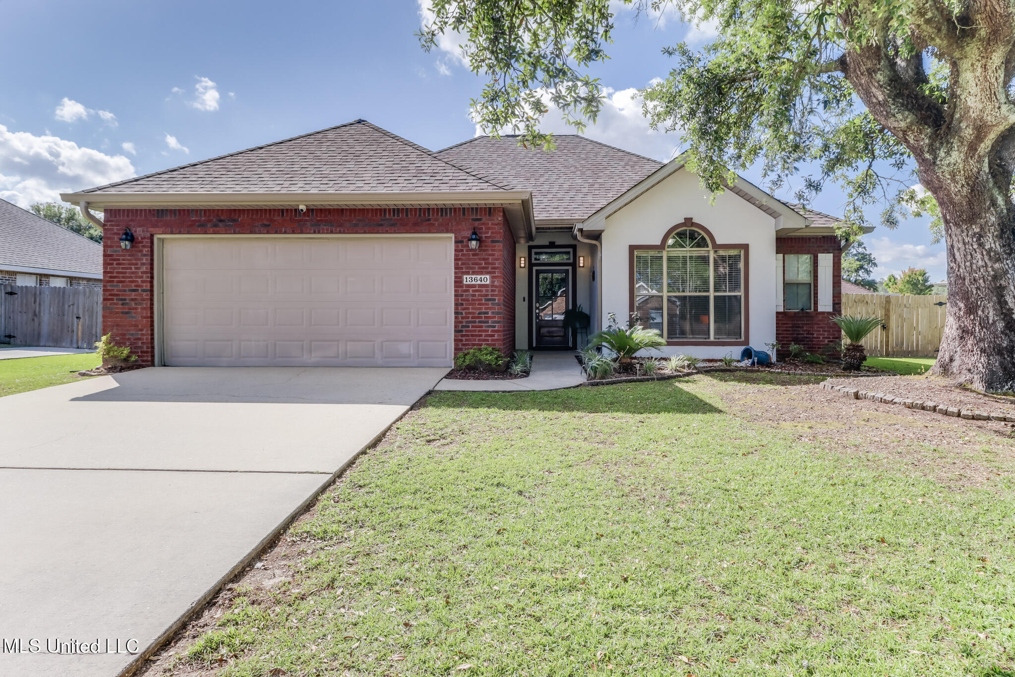 13640 Hidden Oaks Drive, Gulfport, Mississippi image 1