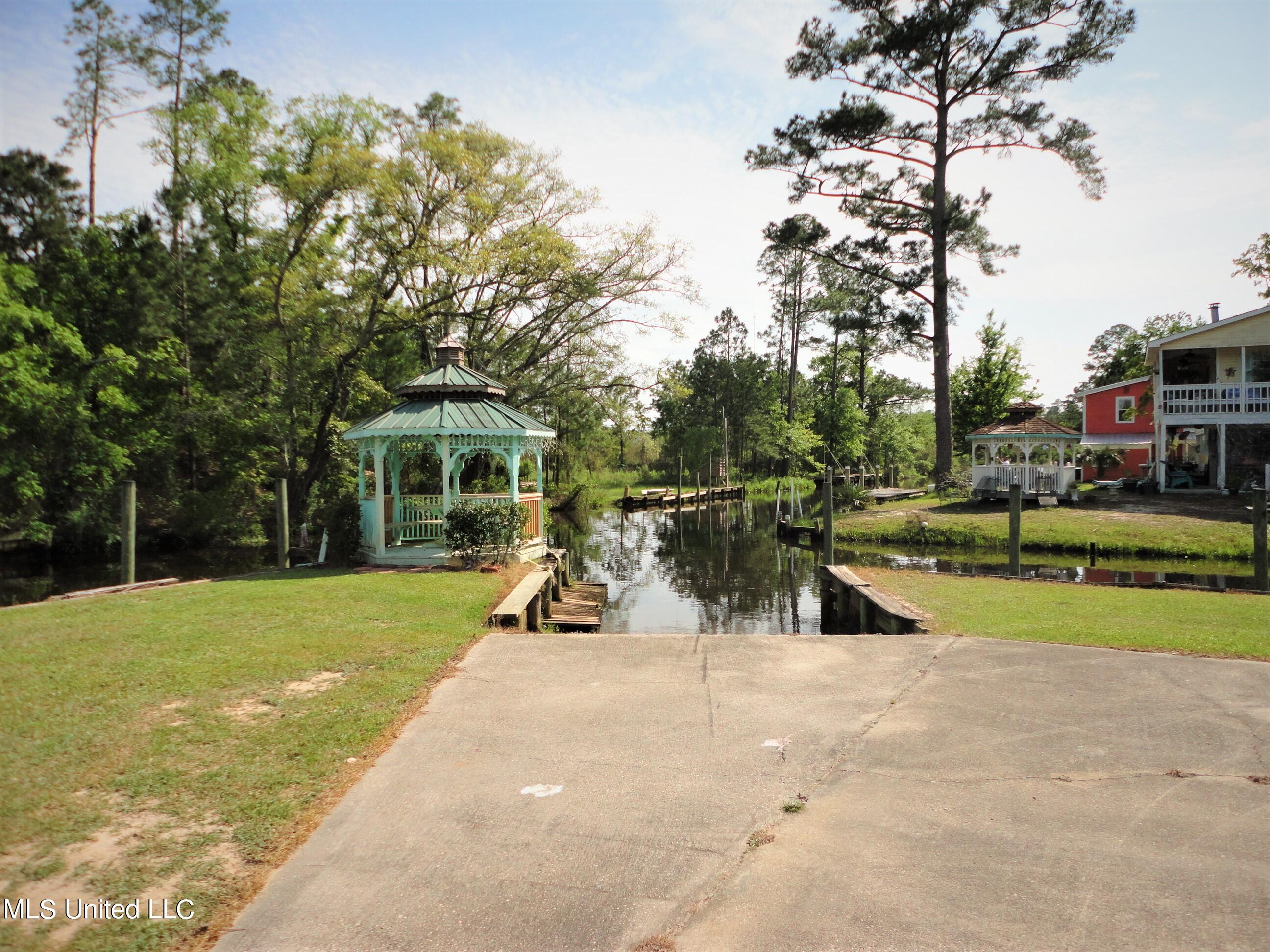 5007 Florida Street, Bay Saint Louis, Mississippi image 7