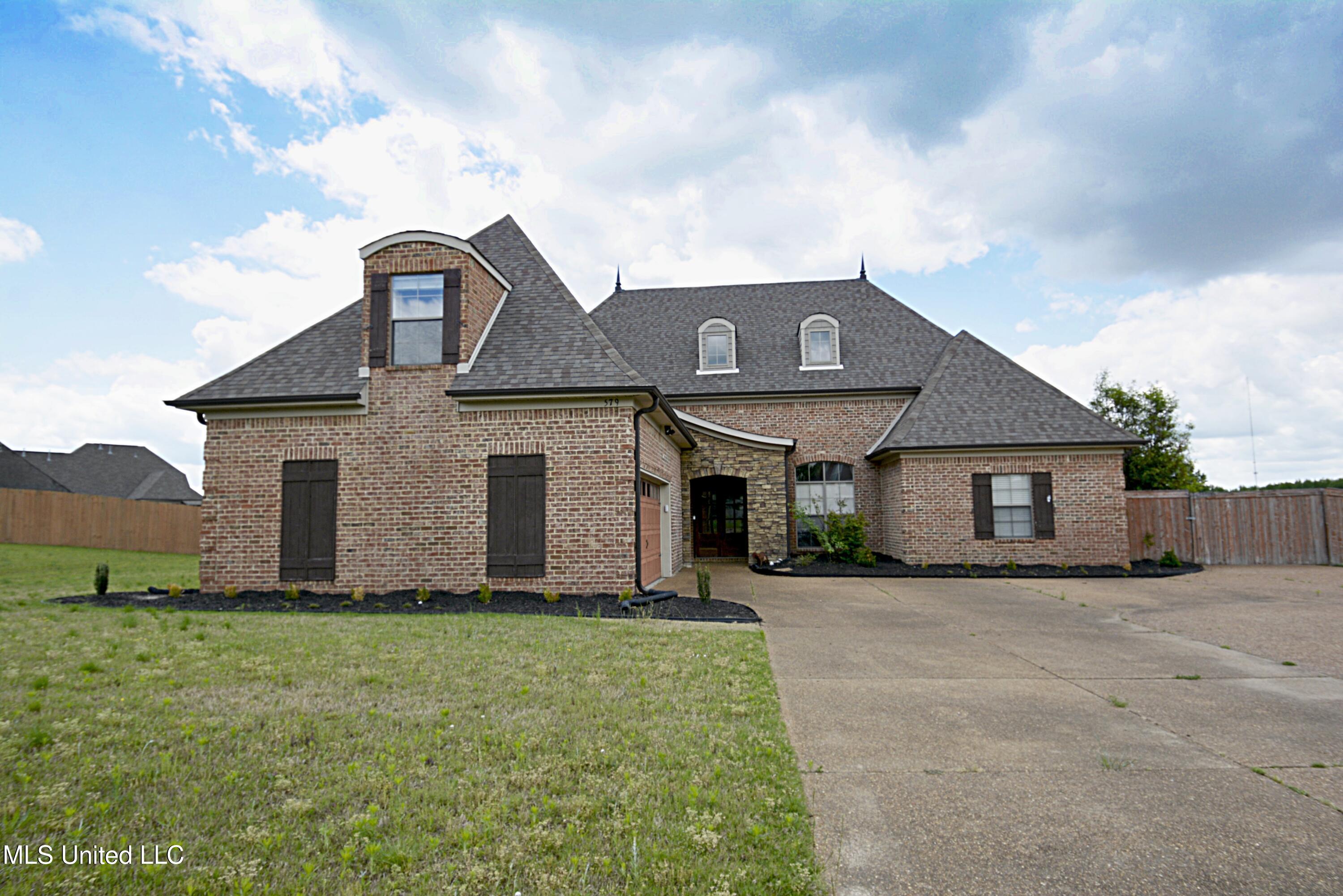 579 Fawn Grove Circle, Hernando, Mississippi image 1