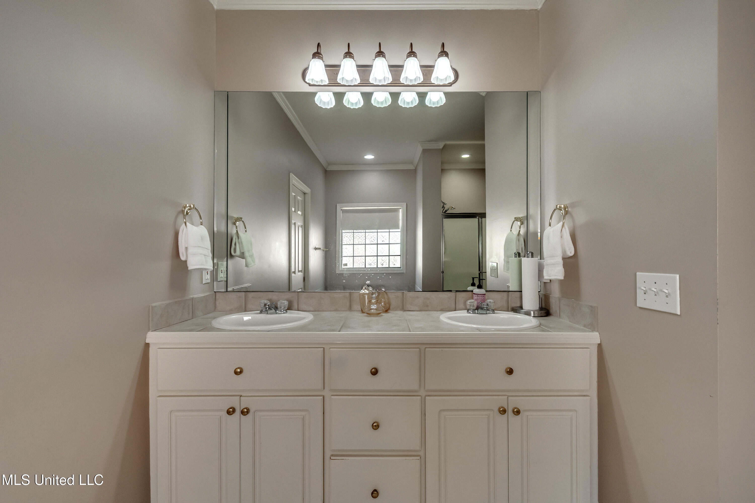 Ridgeland, Mississippi 39157, United States, 3 Bedrooms Bedrooms, ,2 BathroomsBathrooms,Residential,Active,237974