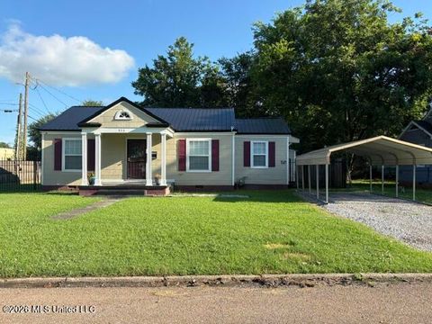 Homes For Sale - 836 Maple Avenue<br/> Clarksdale, MS 38614