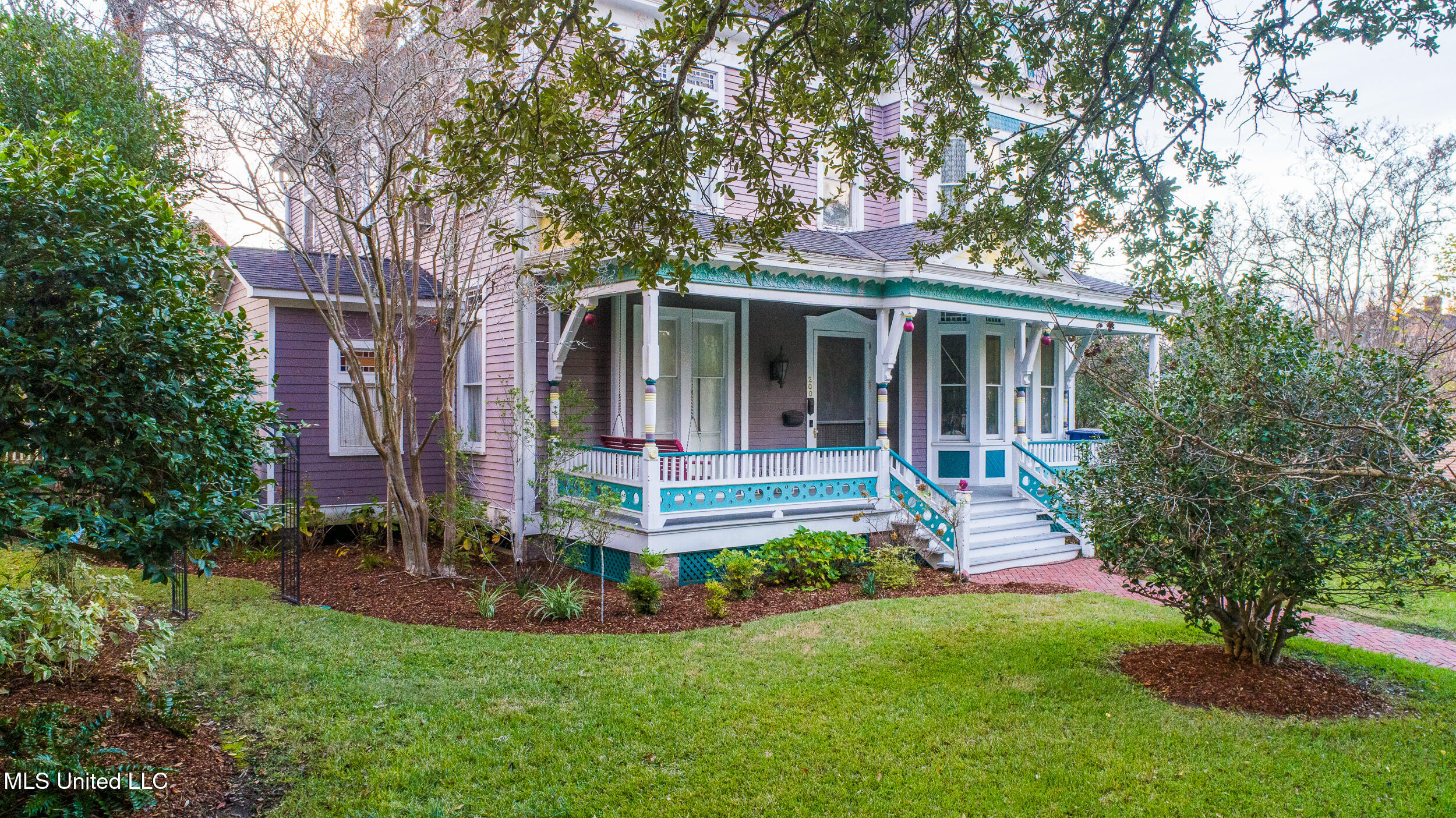 200 St. Charles Avenue, Natchez, Mississippi image 3