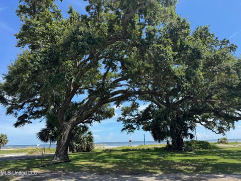 Vacant Land For Sale - 640 16th Street<br/> Gulfport, MS 39507