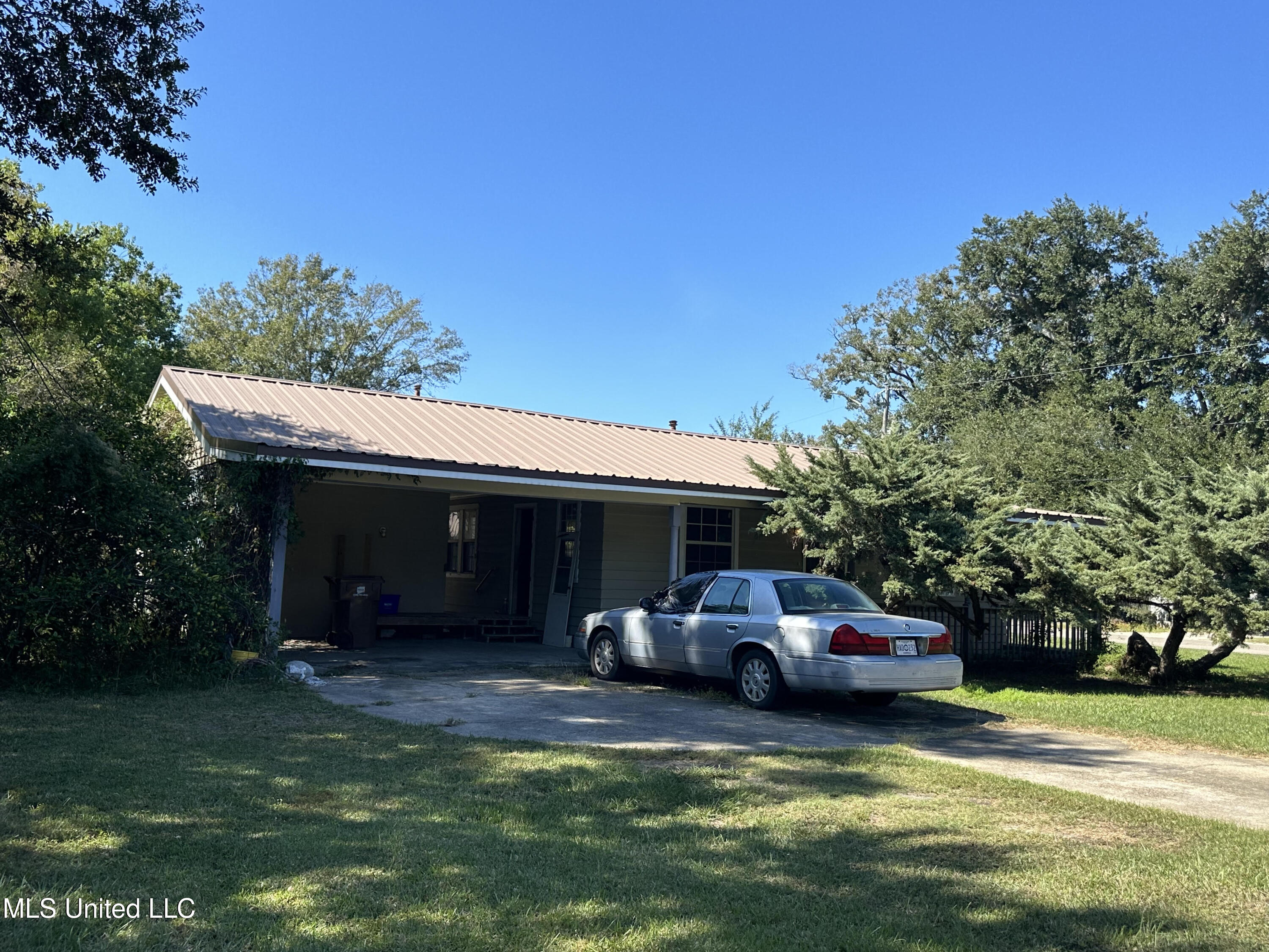 229 Harris Avenue Avenue, Long Beach, Mississippi image 1