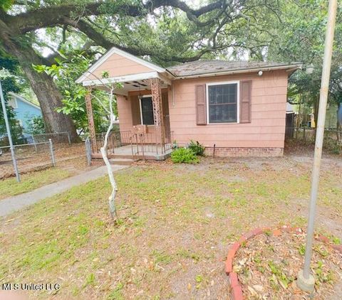 Single Family Residence in Biloxi MS 189 Iberville Drive.jpg