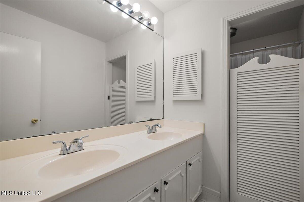 5953 Lake Trace Circle, Jackson, Mississippi image 24
