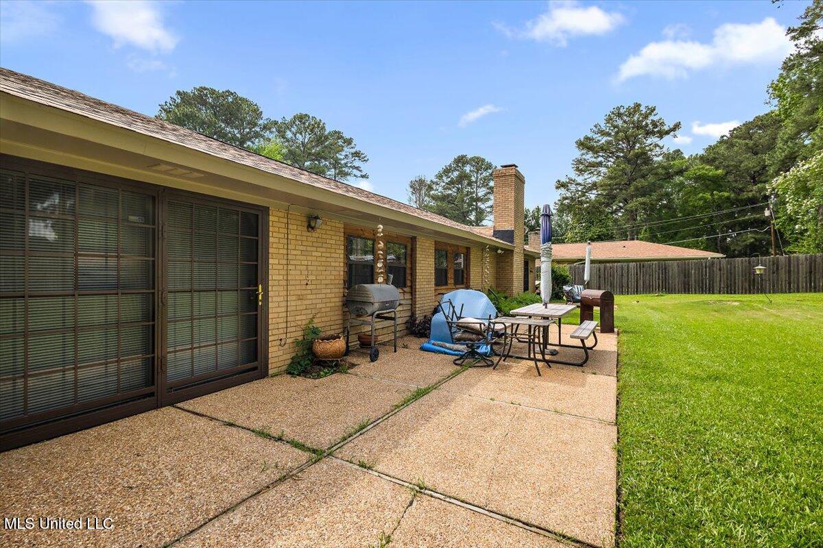 5953 Lake Trace Circle, Jackson, Mississippi image 32