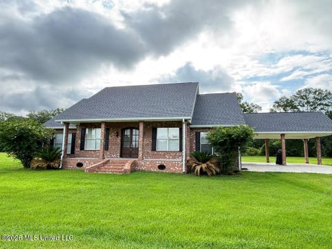 Homes For Sale - 8 Jennie Lane<br/> Picayune, MS 39466