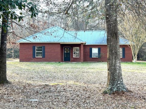 Homes For Sale - 1025 Clover Lane<br/> Pike County, McComb, MS 39648