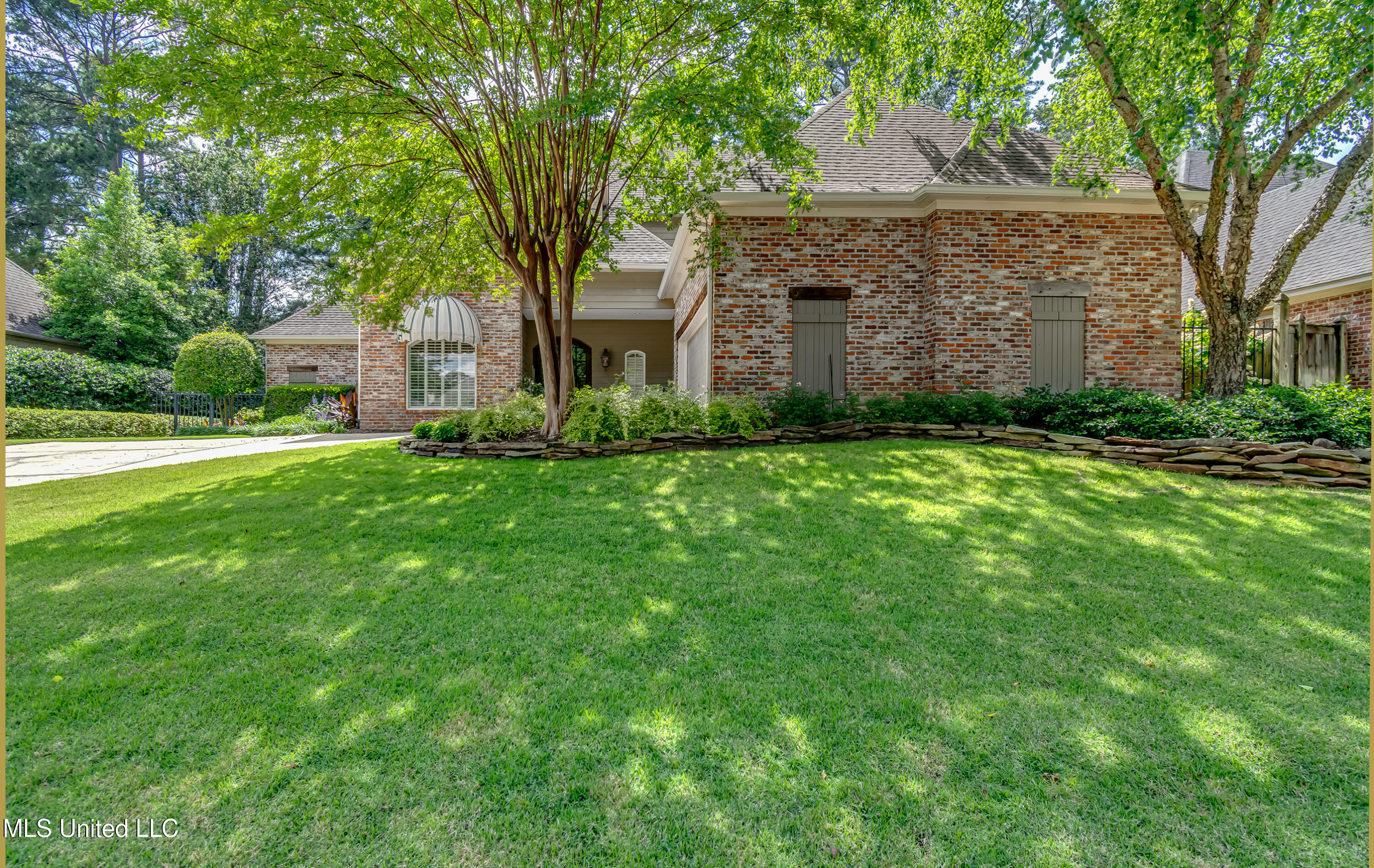524 Heatherstone Court, Ridgeland, Mississippi image 1
