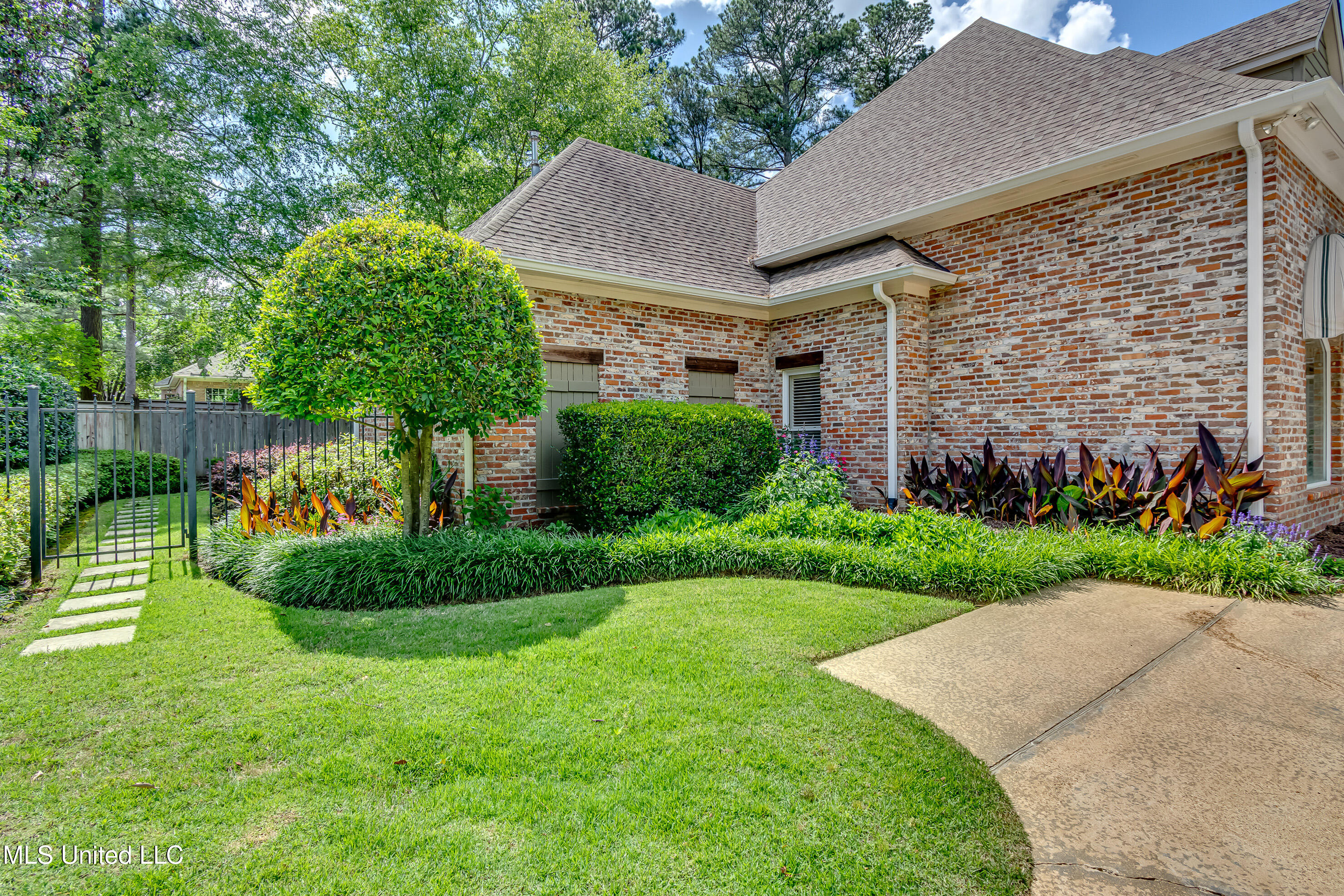 524 Heatherstone Court, Ridgeland, Mississippi image 6