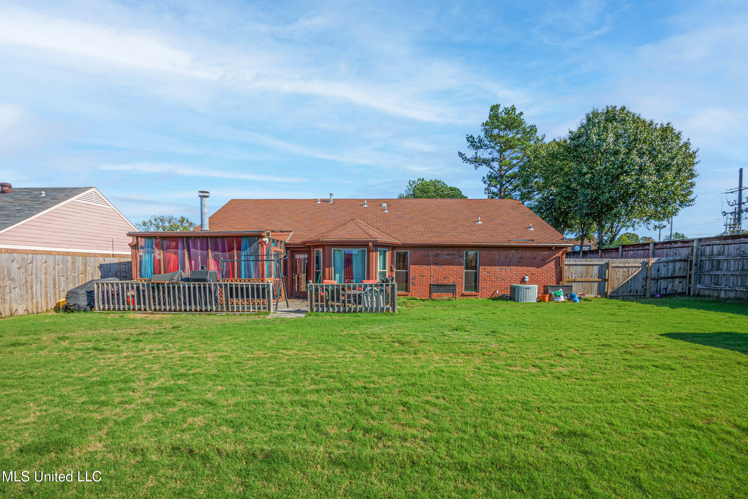 7031 Dunbarton Drive, Horn Lake, Mississippi image 3