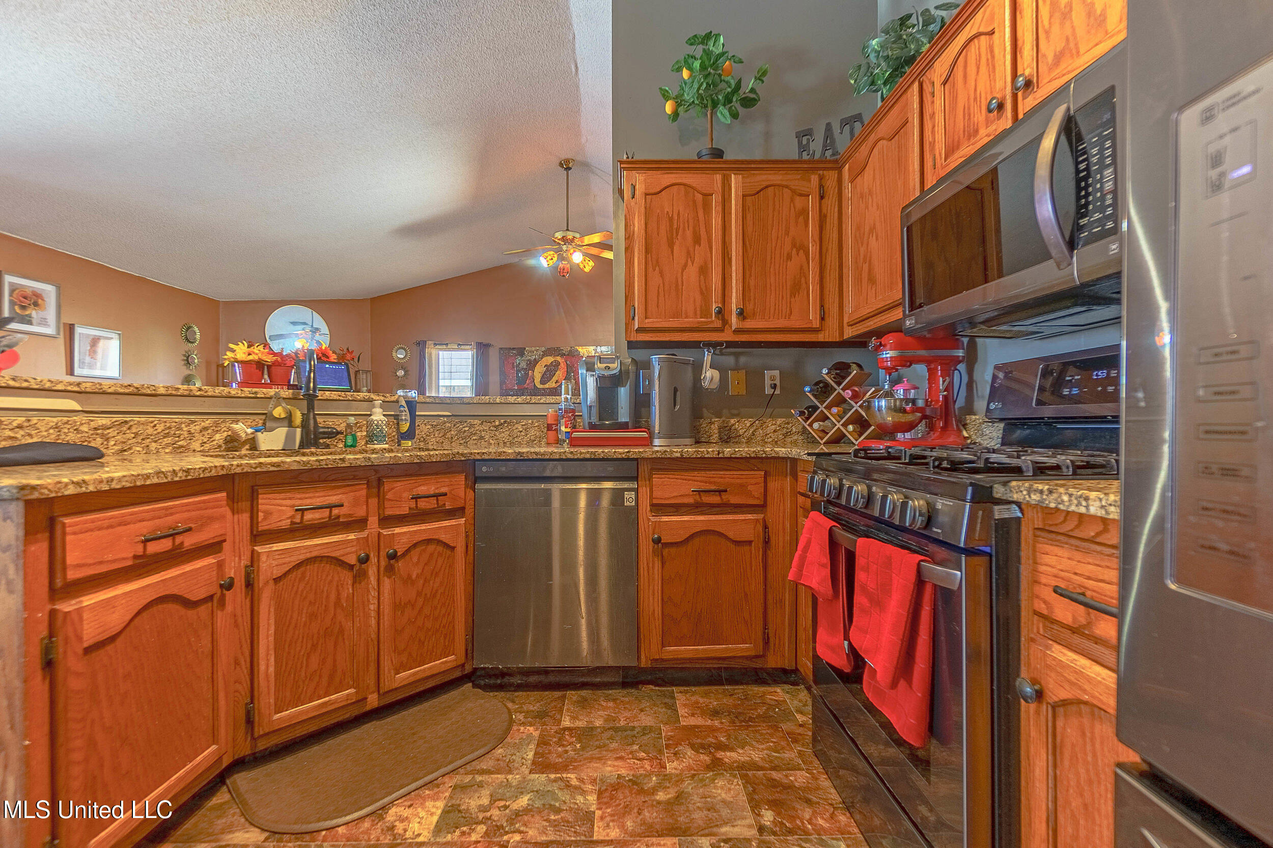 7031 Dunbarton Drive, Horn Lake, Mississippi image 9