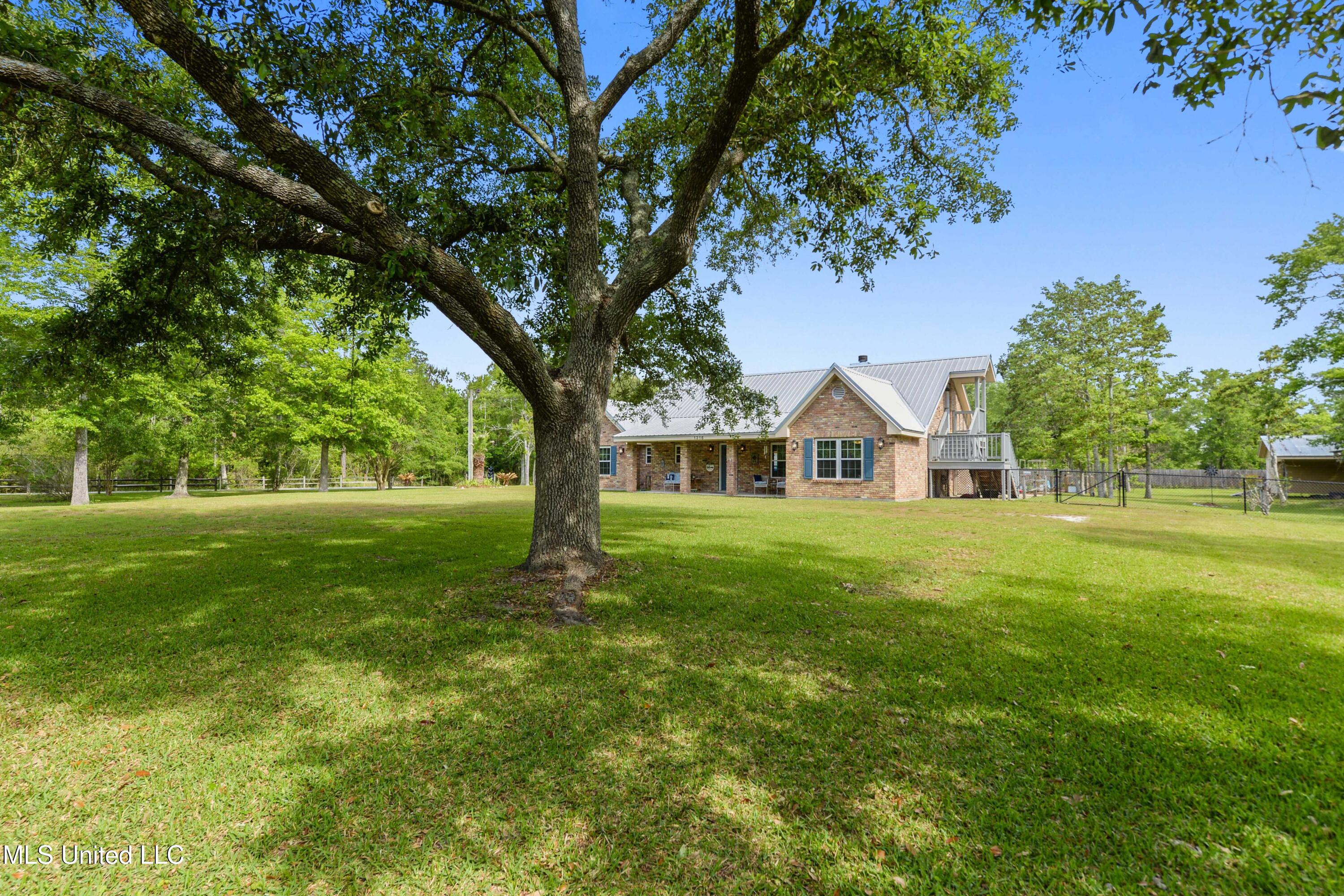 1316 Dubuc Lane, Waveland, Mississippi image 3