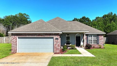 Homes For Sale - 2421 Rhonda Avenue<br/> Ocean Springs, MS 39564