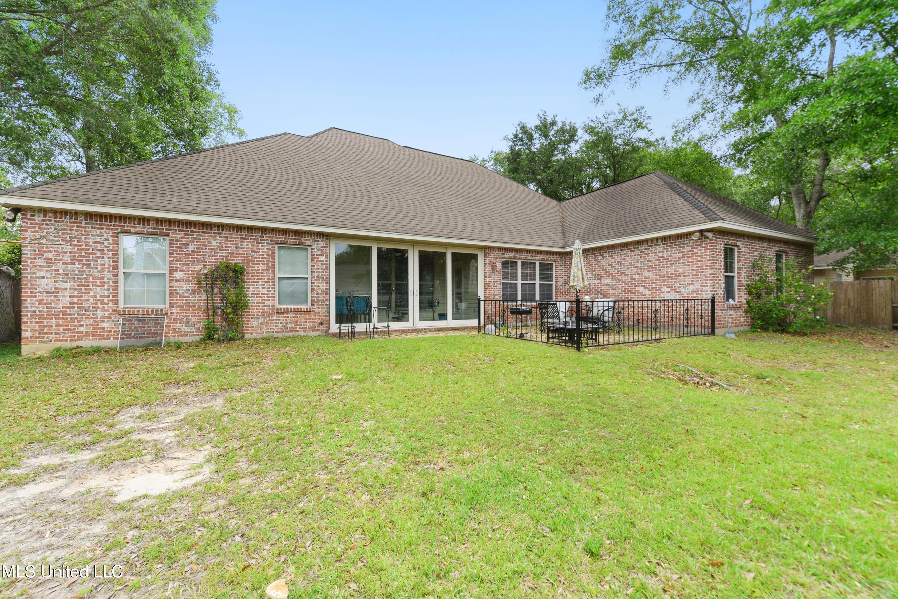 63722 N Diamondhead Drive, Diamondhead, Mississippi image 29