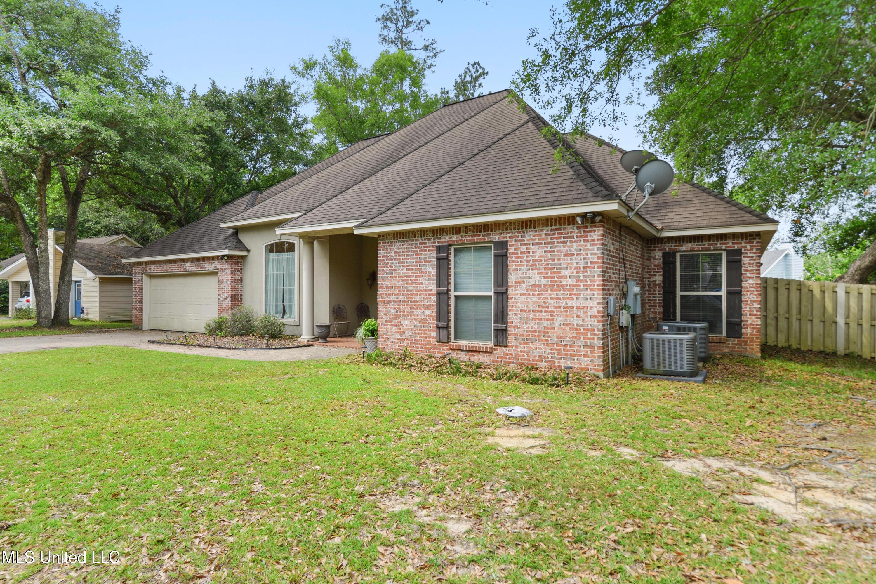 63722 N Diamondhead Drive, Diamondhead, Mississippi image 2