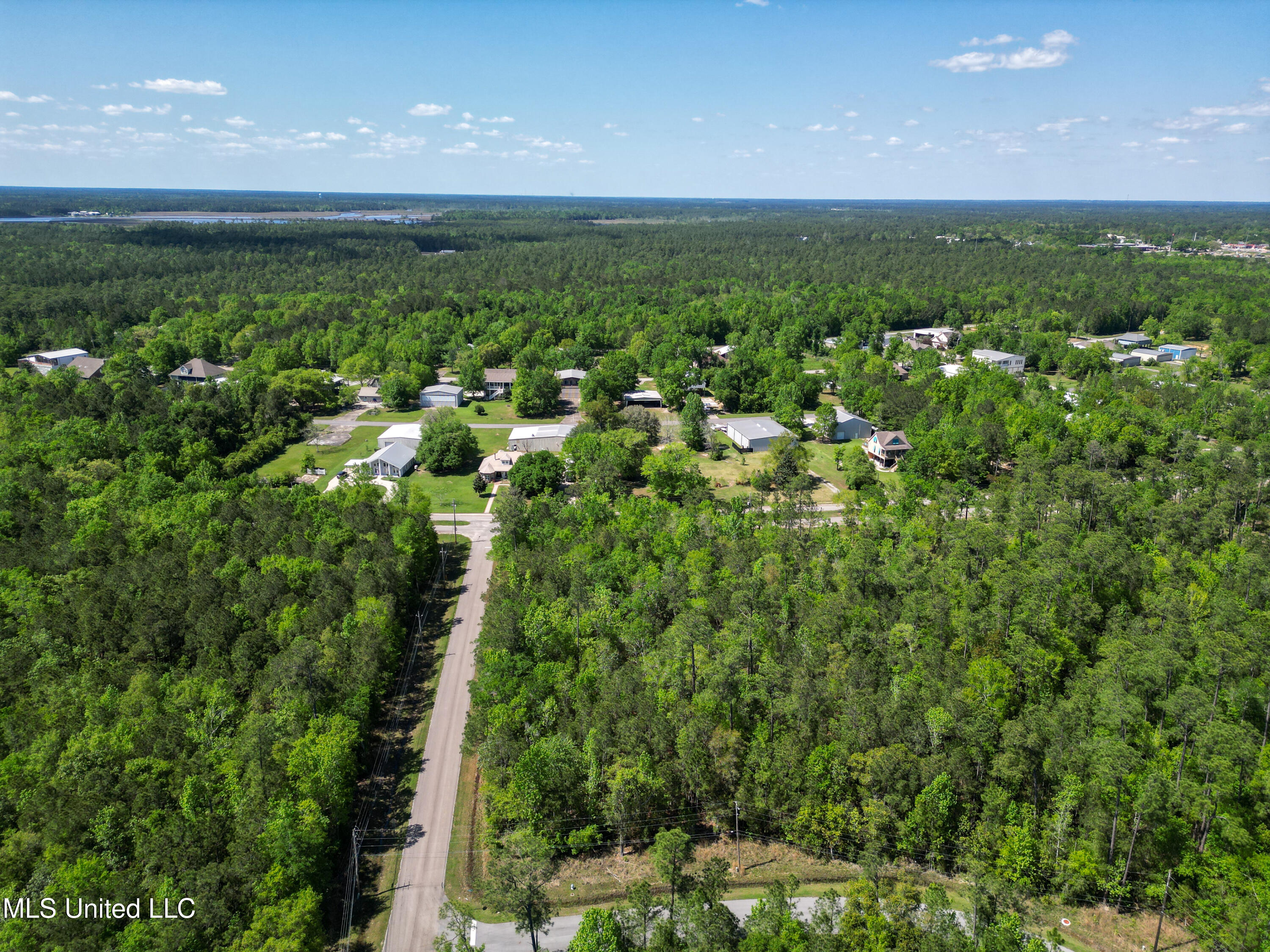 Paani Court, Diamondhead, Mississippi image 6