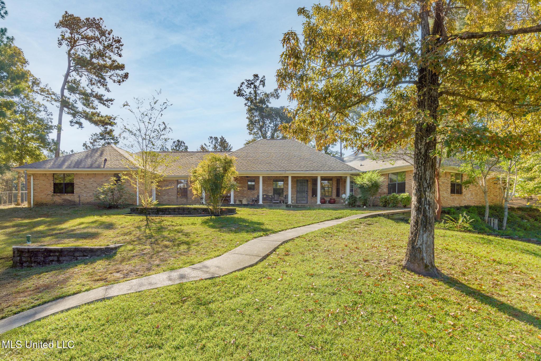 554 Nellwood Drive, Hattiesburg, Mississippi image 1