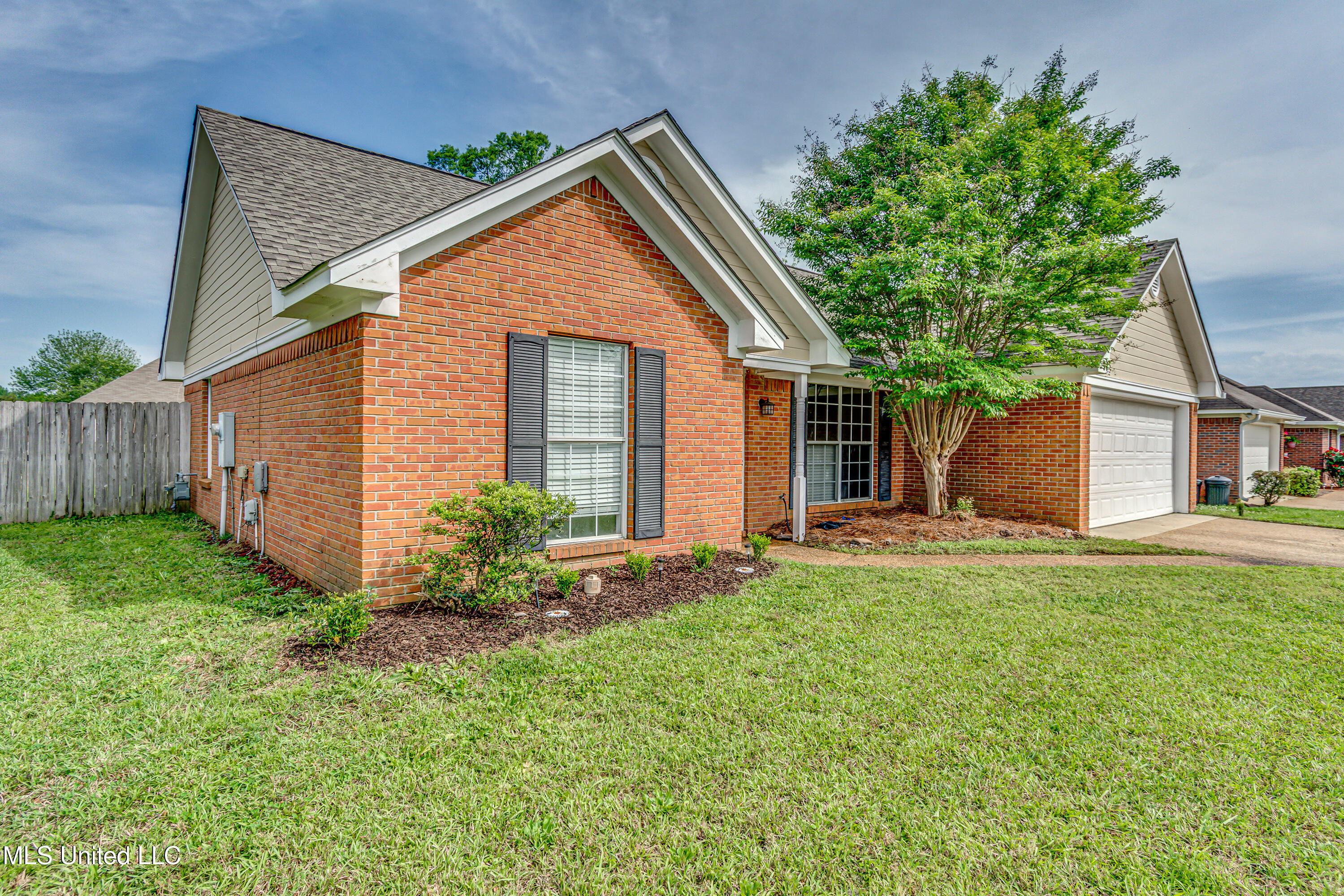 220 Cherry Bark Drive, Brandon, Mississippi image 2
