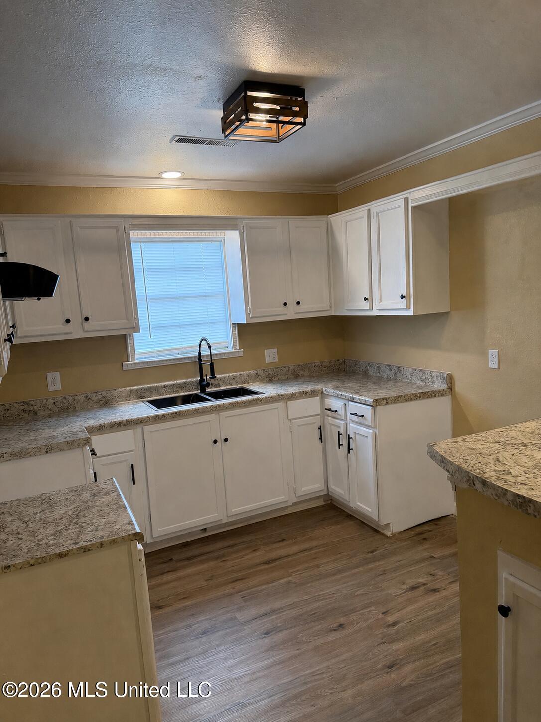 1577 Azalea Street - Photo 4